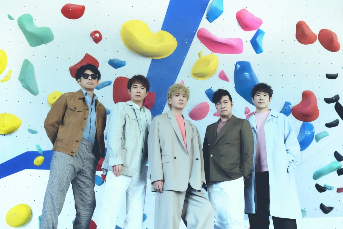 ゴスペラーズ、「ゴスペラーズ坂ツアー」名義のライブが1000公演を達成！特製の大漁旗と法被でお祝い！