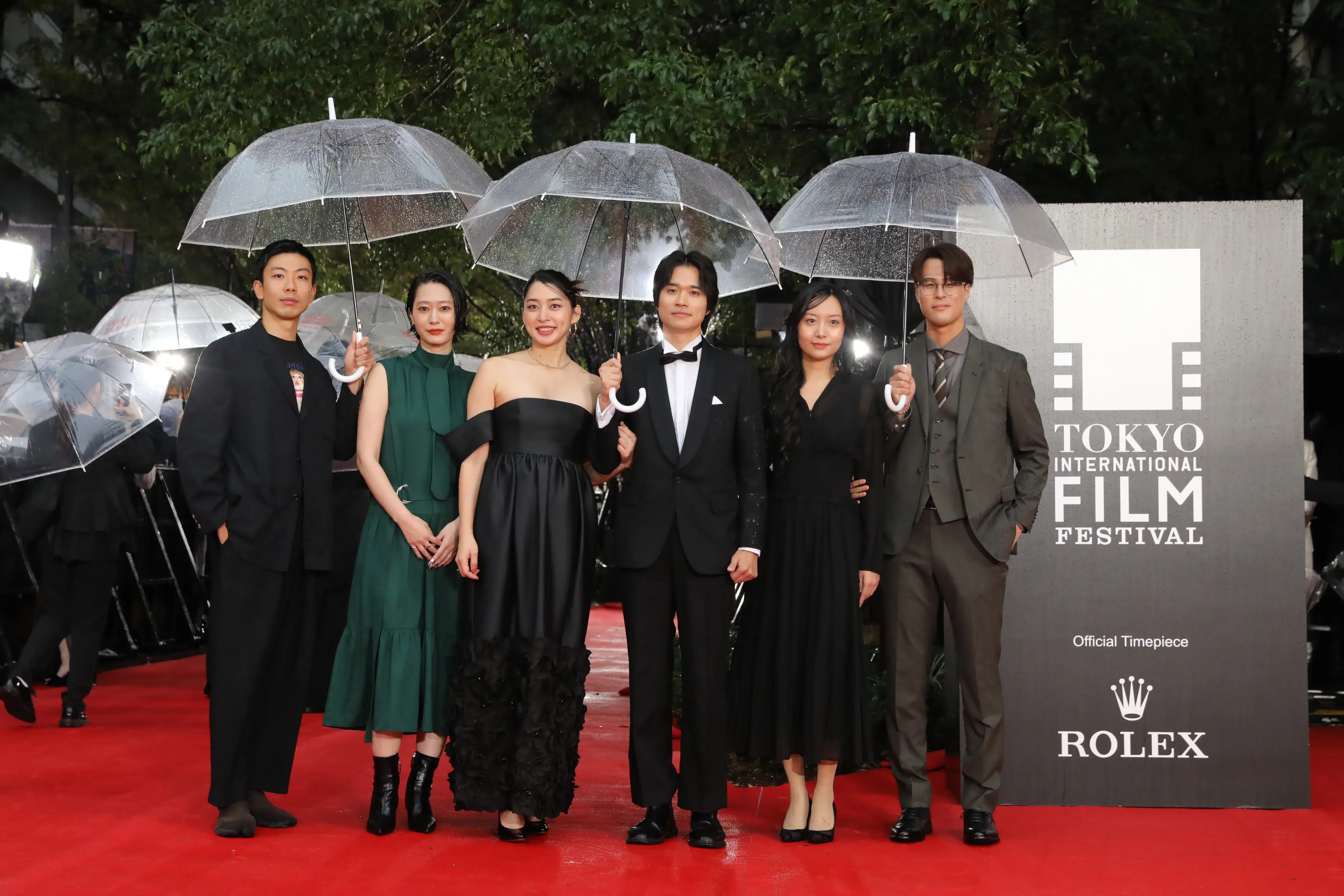 【第39回東京国際映画祭】中島健人、岡田准一ら総勢262名がレッドカーペットに集結!雨を飾る華やかな開幕セレモニー 394 【第39回東京国際映画祭】中島健人、岡田准一ら総勢262名がレッドカーペットに集結!雨を飾る華やかな開幕セレモニー