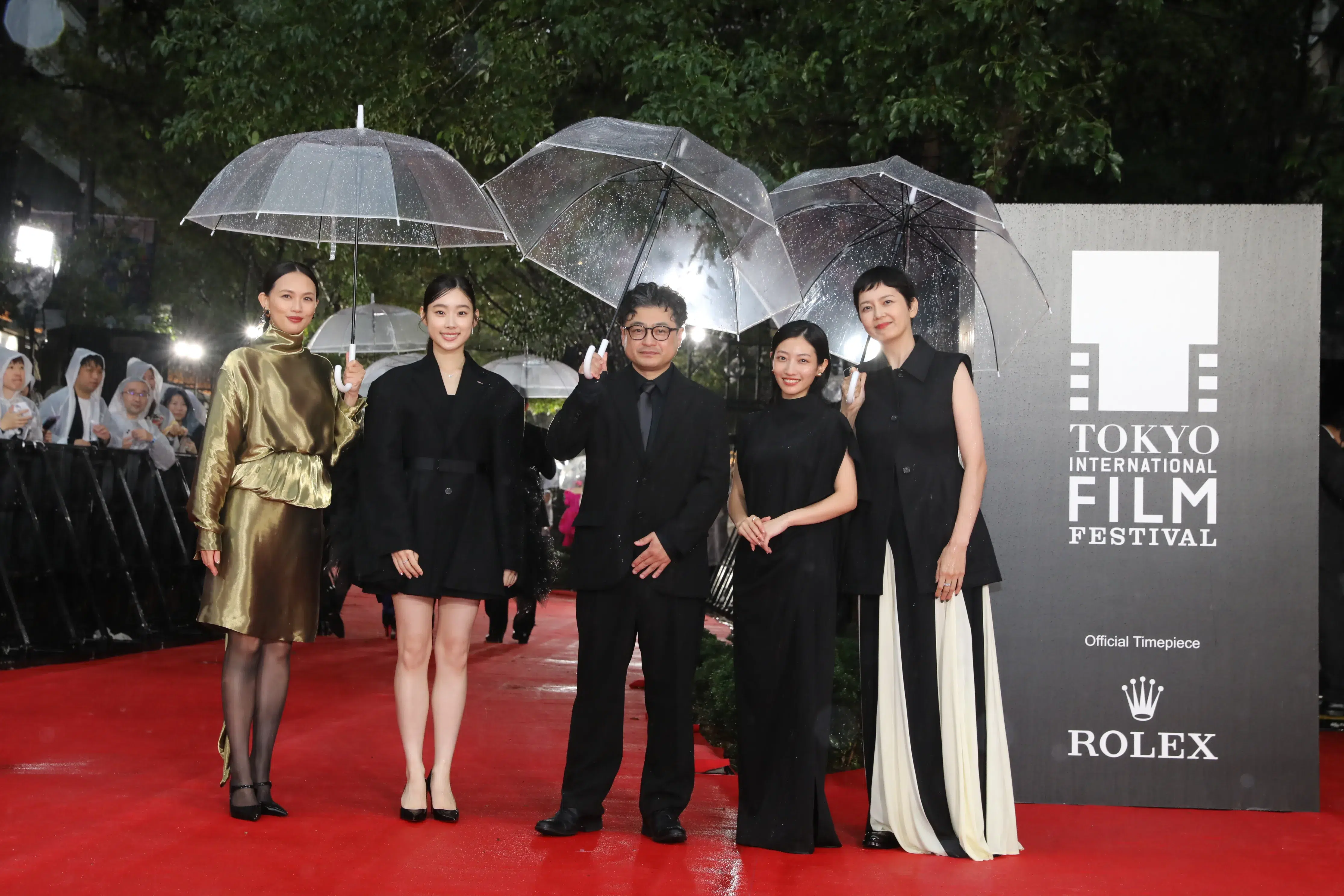 【第39回東京国際映画祭】中島健人、岡田准一ら総勢262名がレッドカーペットに集結!雨を飾る華やかな開幕セレモニー 358 【第39回東京国際映画祭】中島健人、岡田准一ら総勢262名がレッドカーペットに集結!雨を飾る華やかな開幕セレモニー