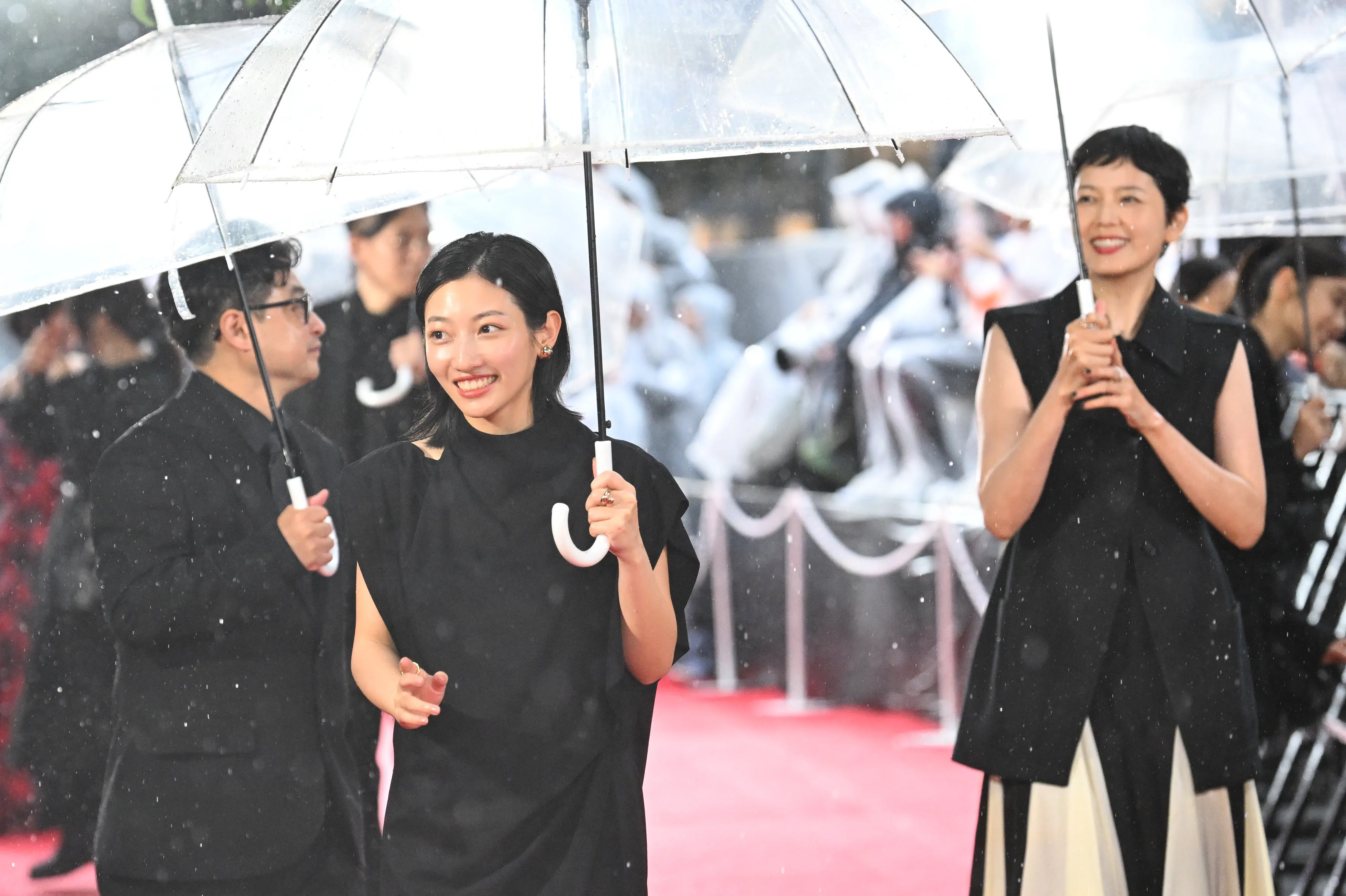 【第39回東京国際映画祭】中島健人、岡田准一ら総勢262名がレッドカーペットに集結!雨を飾る華やかな開幕セレモニー 346 【第39回東京国際映画祭】中島健人、岡田准一ら総勢262名がレッドカーペットに集結!雨を飾る華やかな開幕セレモニー