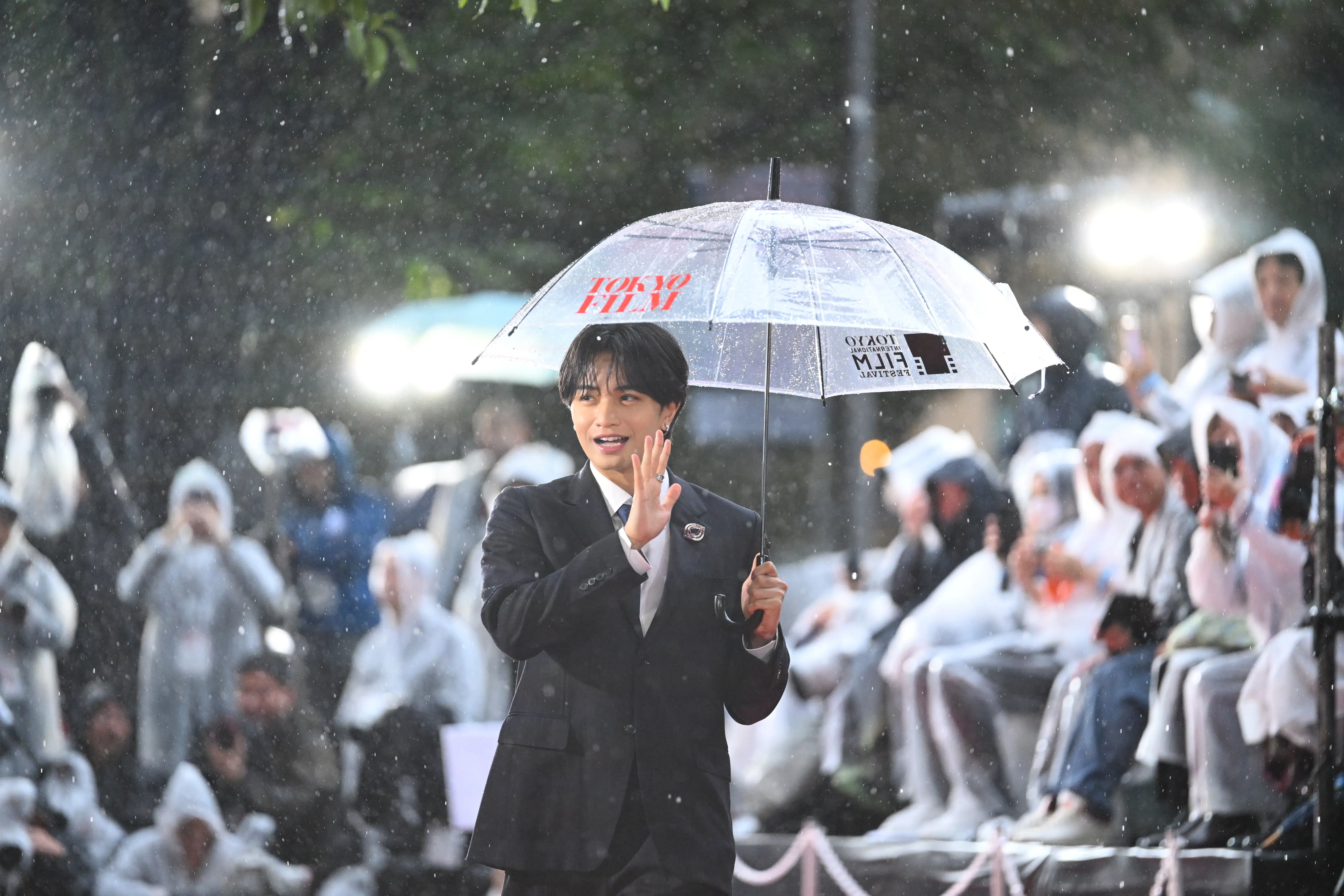 【第39回東京国際映画祭】中島健人、岡田准一ら総勢262名がレッドカーペットに集結!雨を飾る華やかな開幕セレモニー 337 【第39回東京国際映画祭】中島健人、岡田准一ら総勢262名がレッドカーペットに集結!雨を飾る華やかな開幕セレモニー