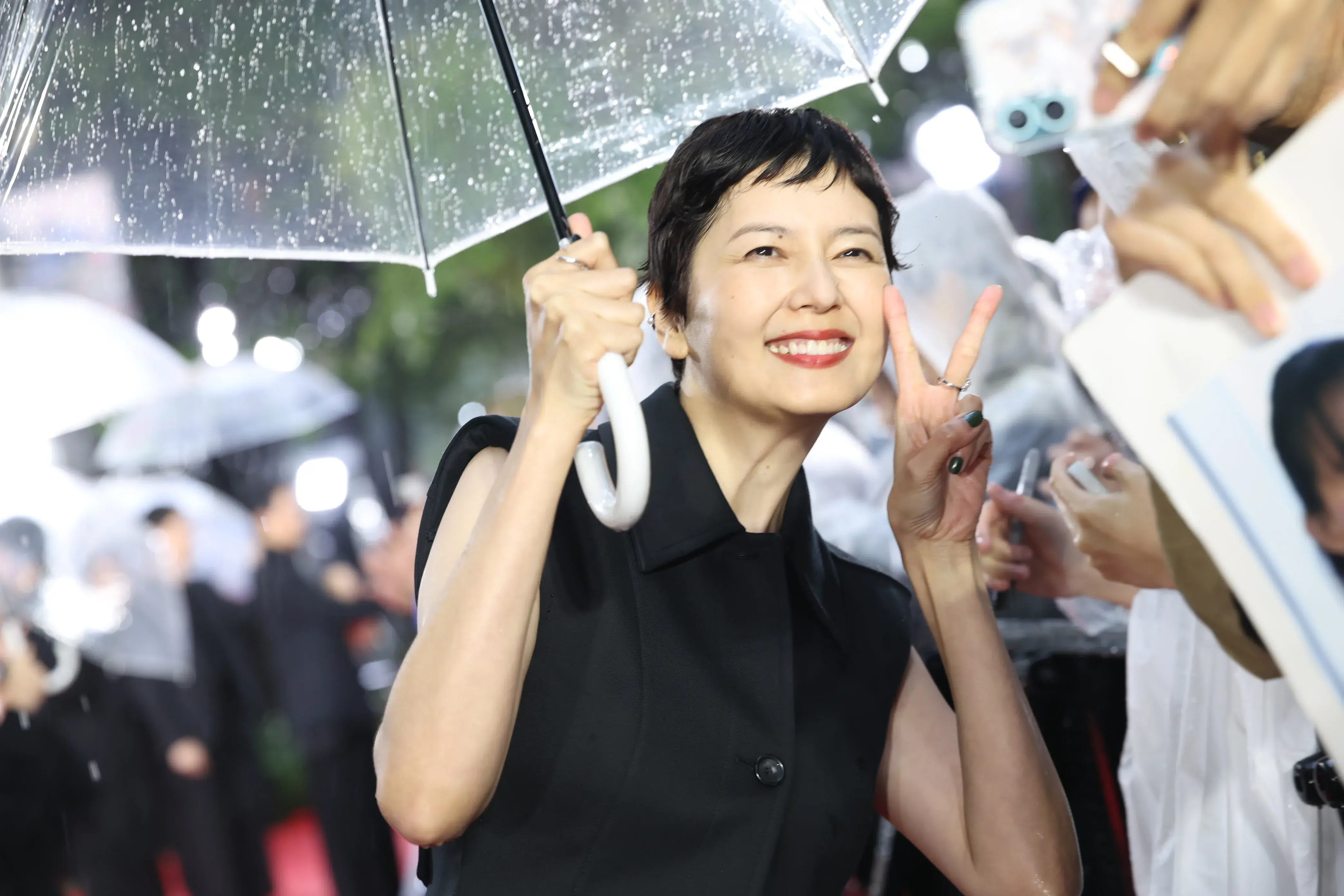 【第39回東京国際映画祭】中島健人、岡田准一ら総勢262名がレッドカーペットに集結!雨を飾る華やかな開幕セレモニー 332 【第39回東京国際映画祭】中島健人、岡田准一ら総勢262名がレッドカーペットに集結!雨を飾る華やかな開幕セレモニー