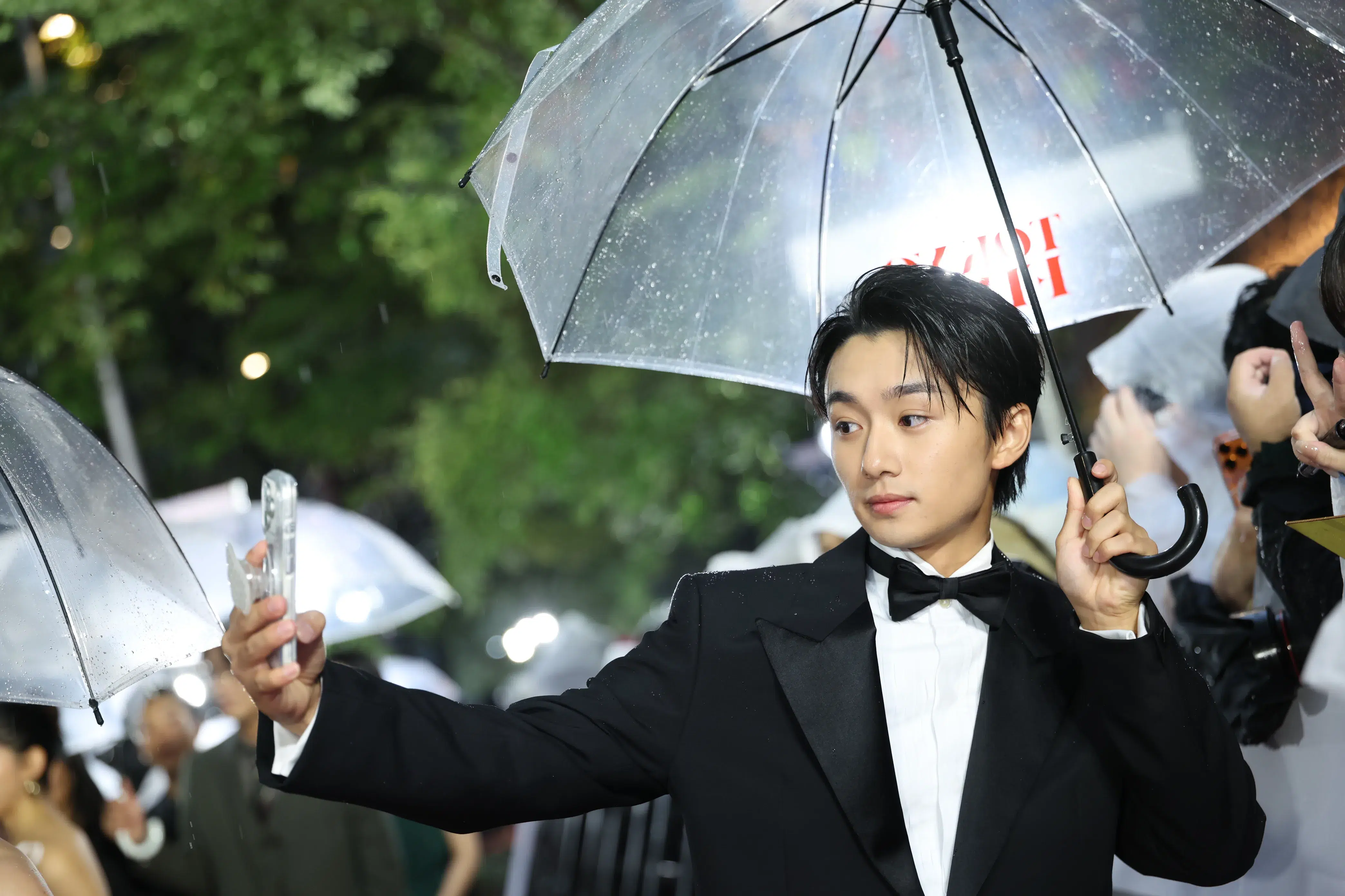 【第39回東京国際映画祭】中島健人、岡田准一ら総勢262名がレッドカーペットに集結!雨を飾る華やかな開幕セレモニー 329 【第39回東京国際映画祭】中島健人、岡田准一ら総勢262名がレッドカーペットに集結!雨を飾る華やかな開幕セレモニー