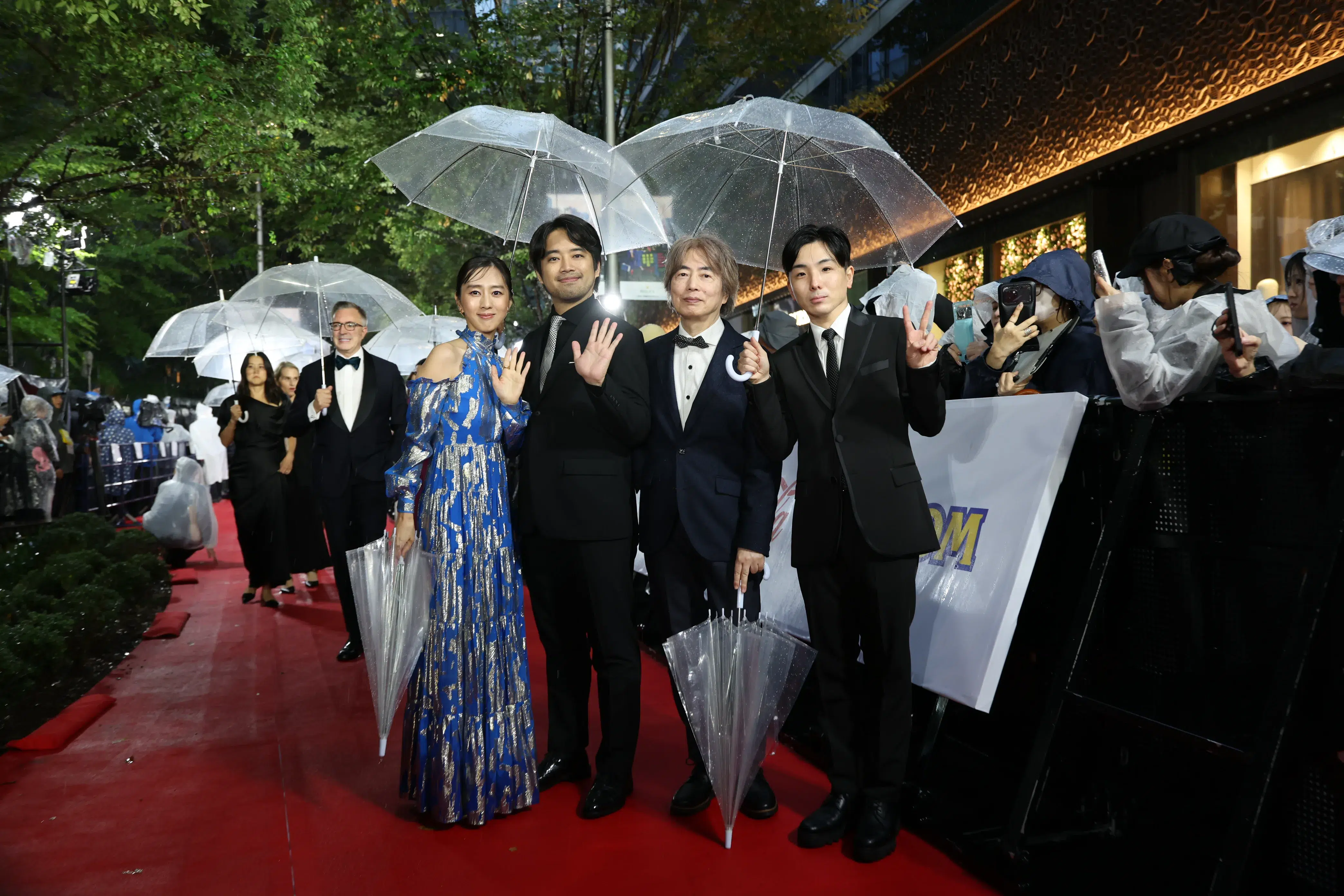 【第39回東京国際映画祭】中島健人、岡田准一ら総勢262名がレッドカーペットに集結!雨を飾る華やかな開幕セレモニー 325 【第39回東京国際映画祭】中島健人、岡田准一ら総勢262名がレッドカーペットに集結!雨を飾る華やかな開幕セレモニー