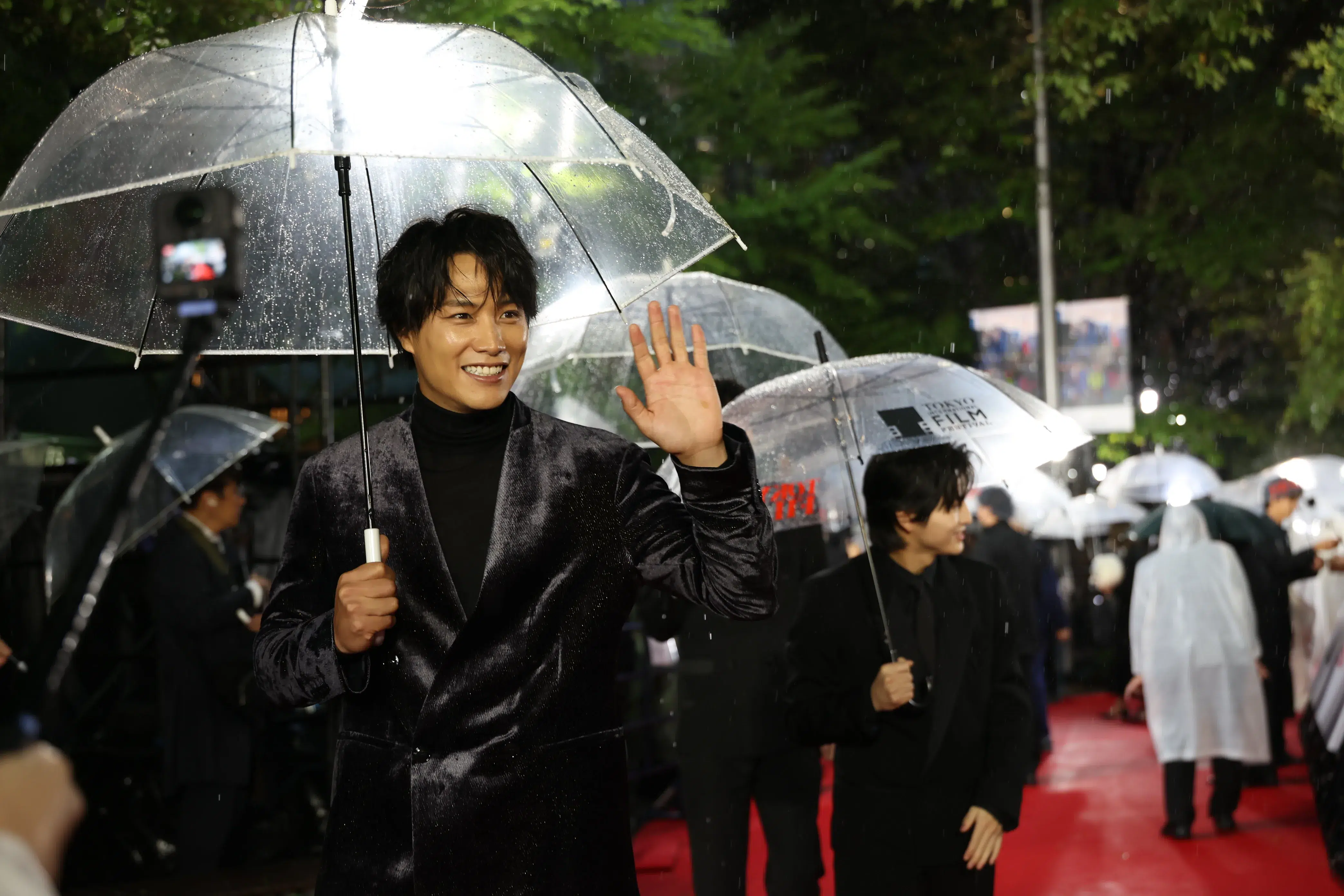 【第39回東京国際映画祭】中島健人、岡田准一ら総勢262名がレッドカーペットに集結!雨を飾る華やかな開幕セレモニー 324 【第39回東京国際映画祭】中島健人、岡田准一ら総勢262名がレッドカーペットに集結!雨を飾る華やかな開幕セレモニー