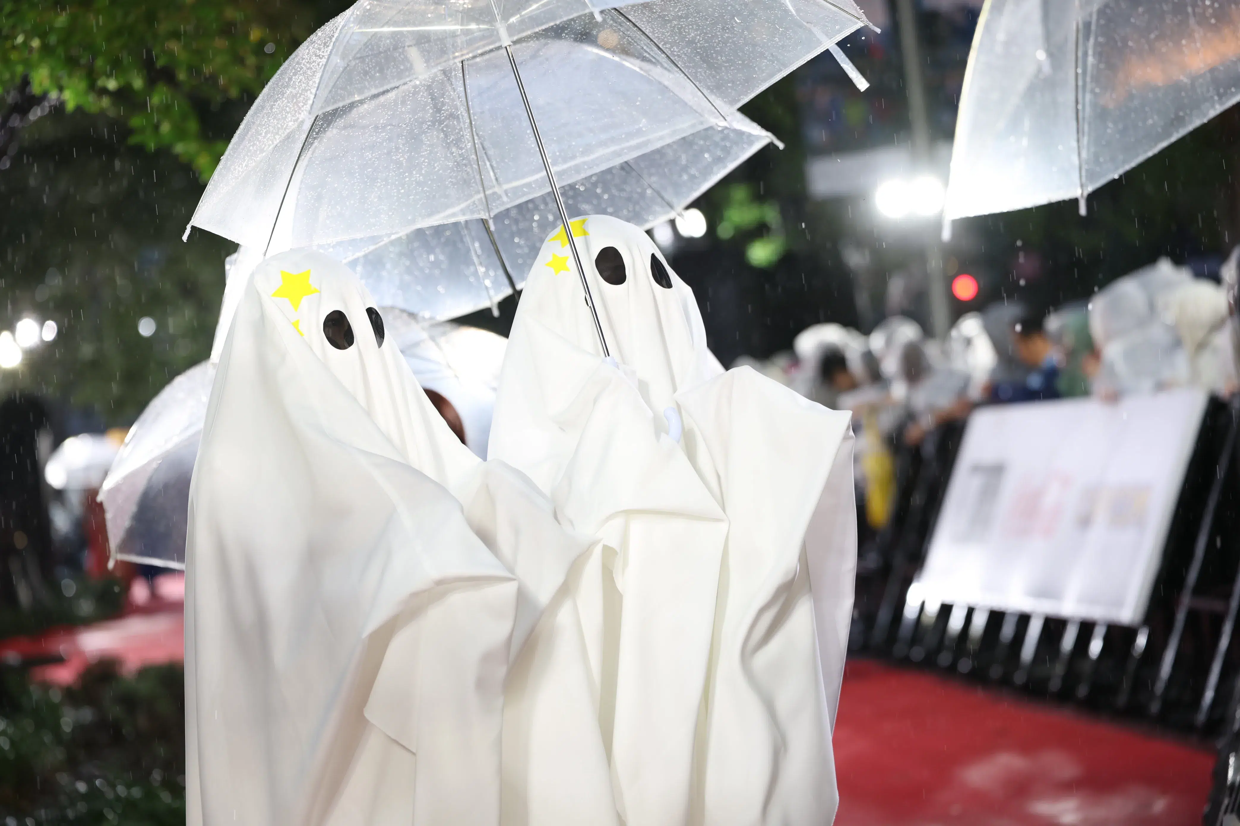 【第39回東京国際映画祭】中島健人、岡田准一ら総勢262名がレッドカーペットに集結!雨を飾る華やかな開幕セレモニー 322 【第39回東京国際映画祭】中島健人、岡田准一ら総勢262名がレッドカーペットに集結!雨を飾る華やかな開幕セレモニー