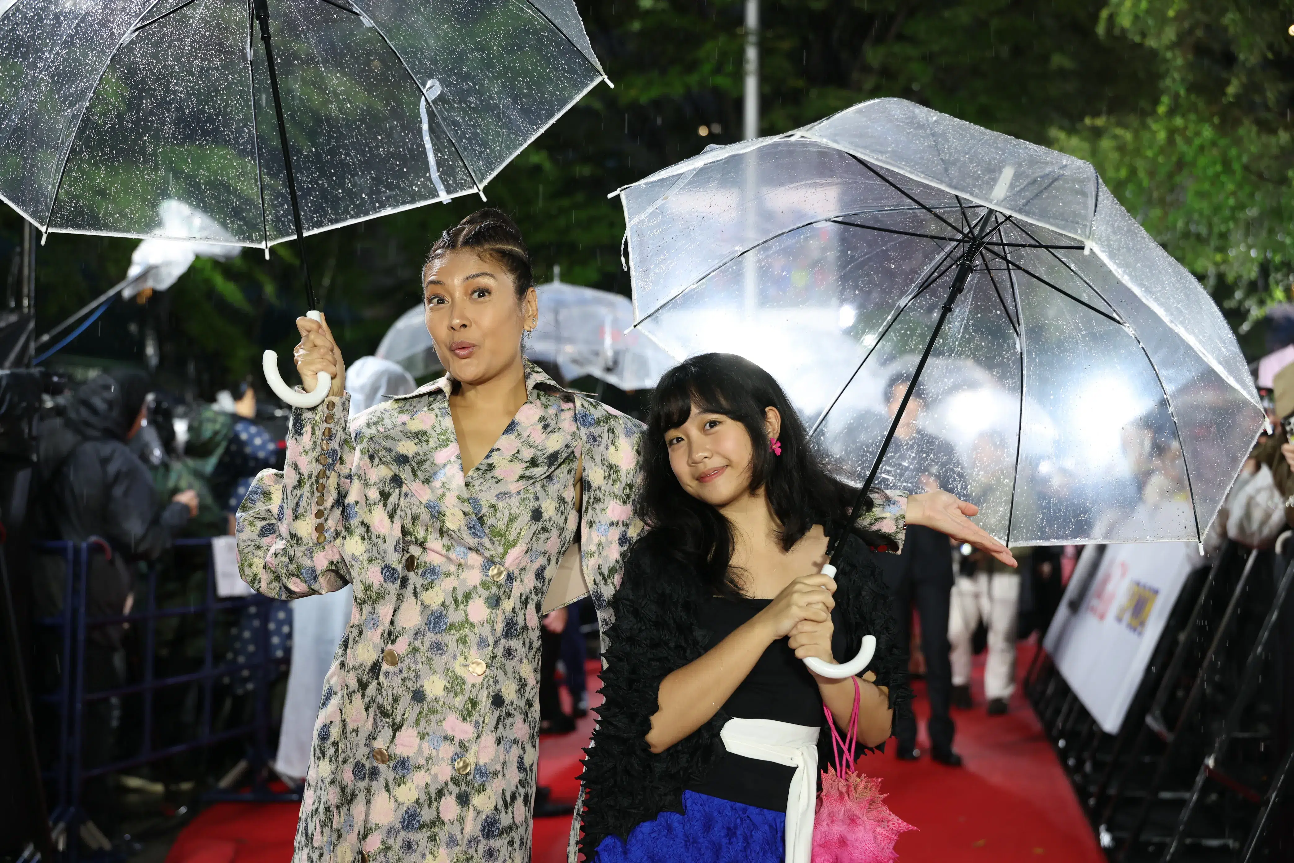 【第39回東京国際映画祭】中島健人、岡田准一ら総勢262名がレッドカーペットに集結!雨を飾る華やかな開幕セレモニー 319 【第39回東京国際映画祭】中島健人、岡田准一ら総勢262名がレッドカーペットに集結!雨を飾る華やかな開幕セレモニー