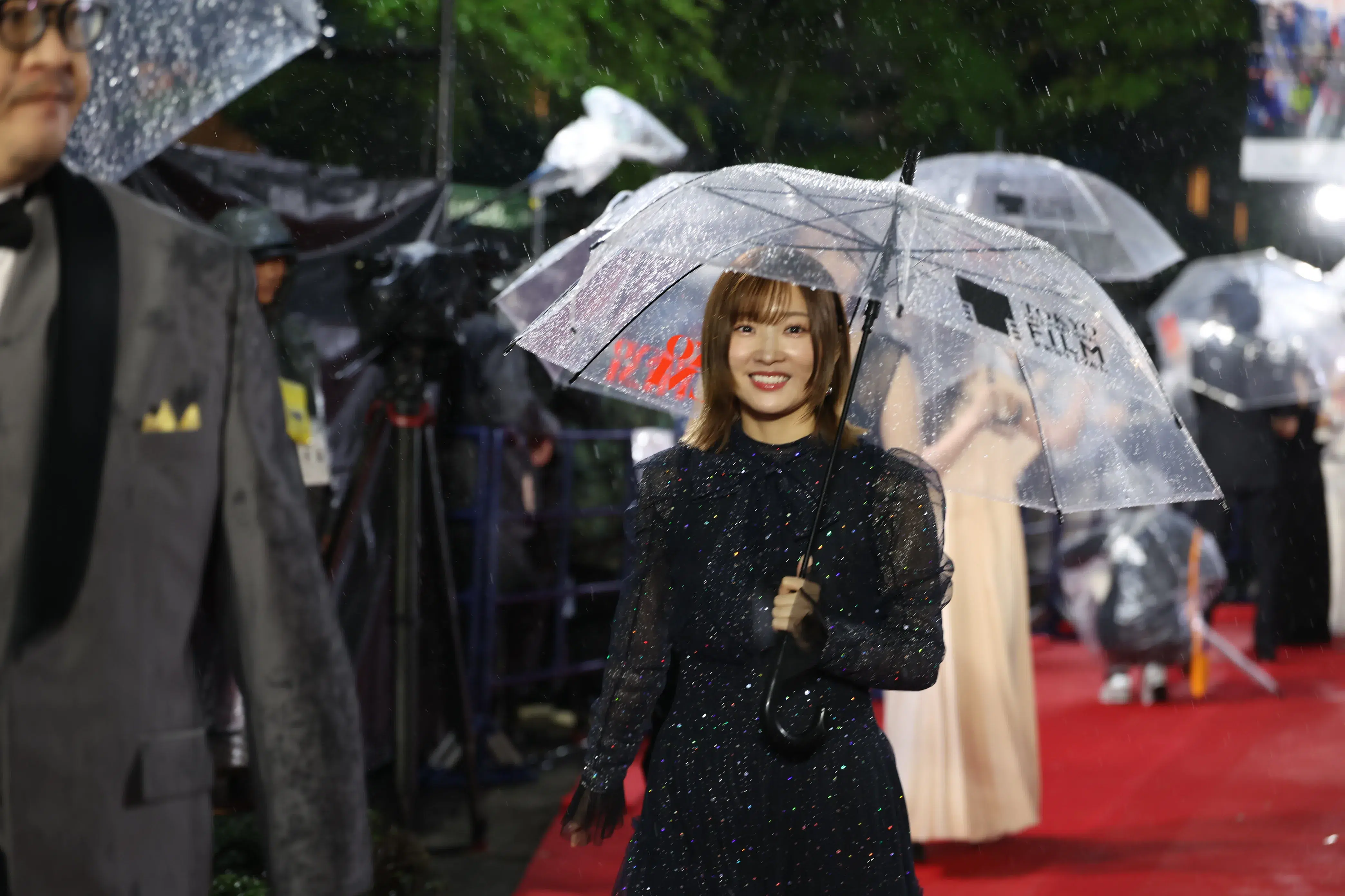 【第39回東京国際映画祭】中島健人、岡田准一ら総勢262名がレッドカーペットに集結!雨を飾る華やかな開幕セレモニー 312 【第39回東京国際映画祭】中島健人、岡田准一ら総勢262名がレッドカーペットに集結!雨を飾る華やかな開幕セレモニー