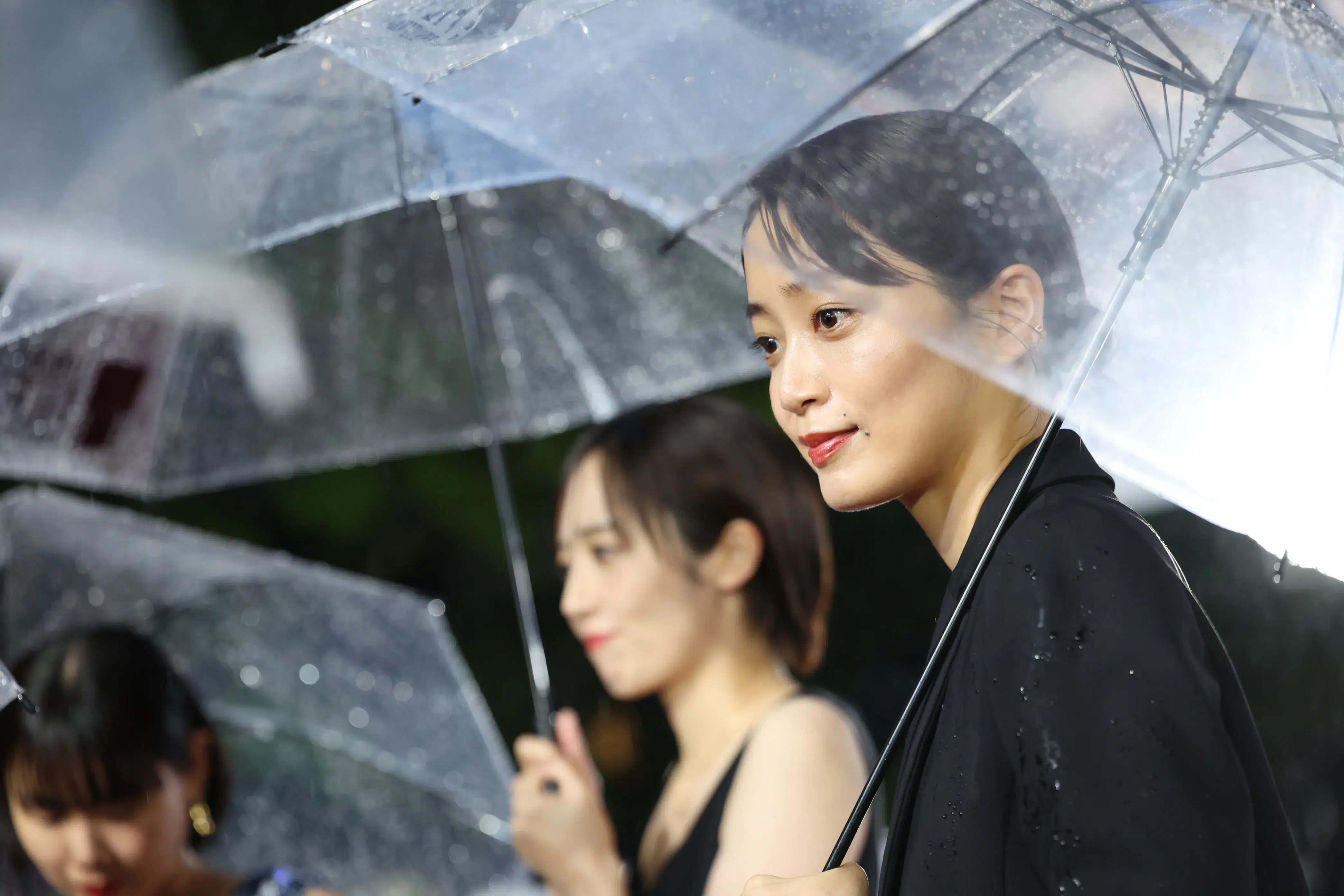 【第39回東京国際映画祭】中島健人、岡田准一ら総勢262名がレッドカーペットに集結!雨を飾る華やかな開幕セレモニー 306 【第39回東京国際映画祭】中島健人、岡田准一ら総勢262名がレッドカーペットに集結!雨を飾る華やかな開幕セレモニー