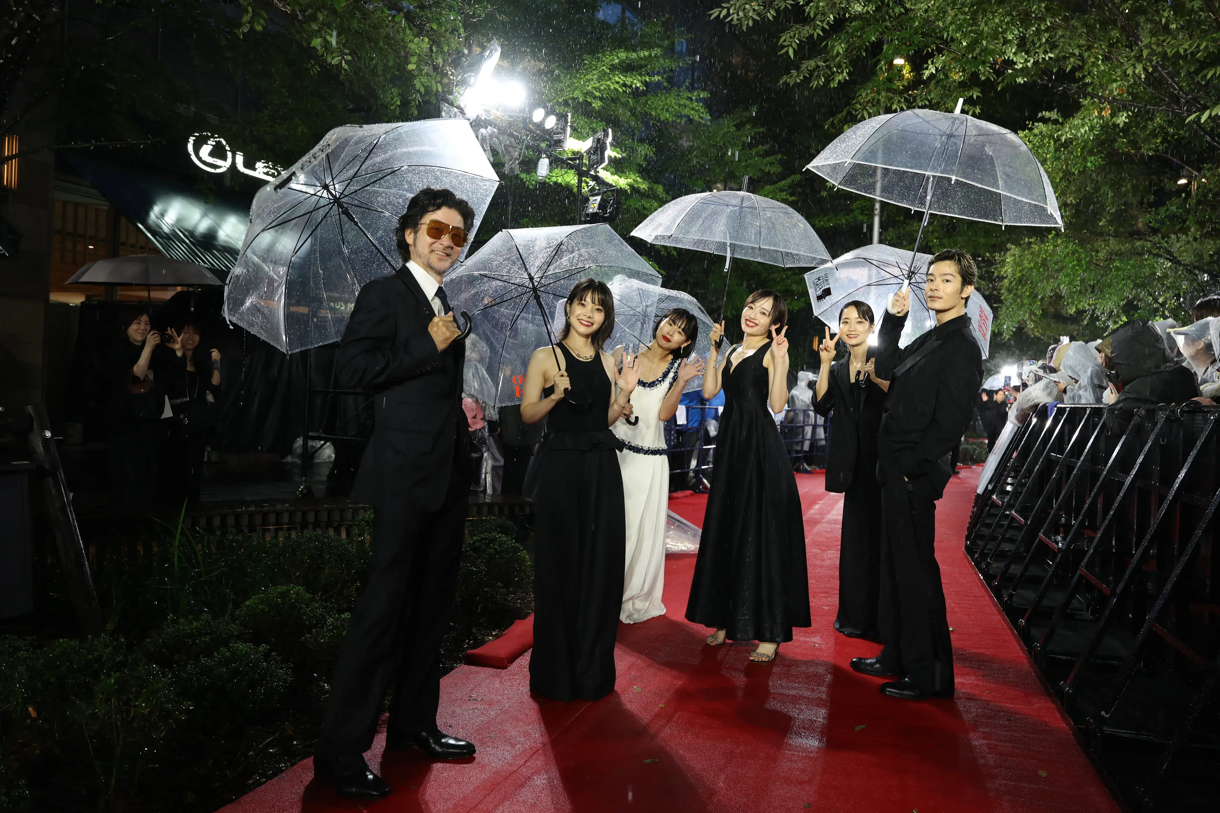 【第39回東京国際映画祭】中島健人、岡田准一ら総勢262名がレッドカーペットに集結!雨を飾る華やかな開幕セレモニー 304 【第39回東京国際映画祭】中島健人、岡田准一ら総勢262名がレッドカーペットに集結!雨を飾る華やかな開幕セレモニー