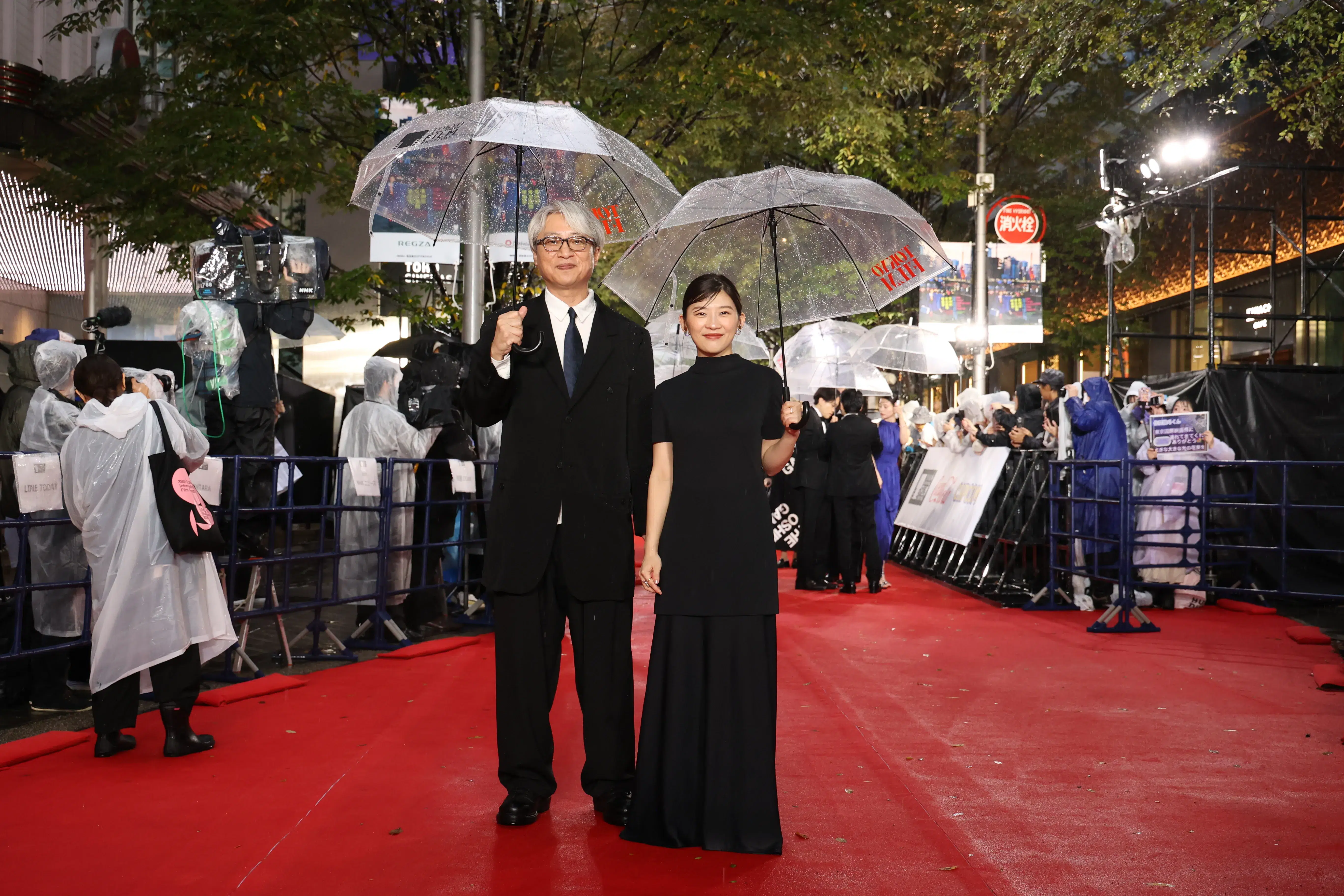 【第39回東京国際映画祭】中島健人、岡田准一ら総勢262名がレッドカーペットに集結!雨を飾る華やかな開幕セレモニー 295 【第39回東京国際映画祭】中島健人、岡田准一ら総勢262名がレッドカーペットに集結!雨を飾る華やかな開幕セレモニー