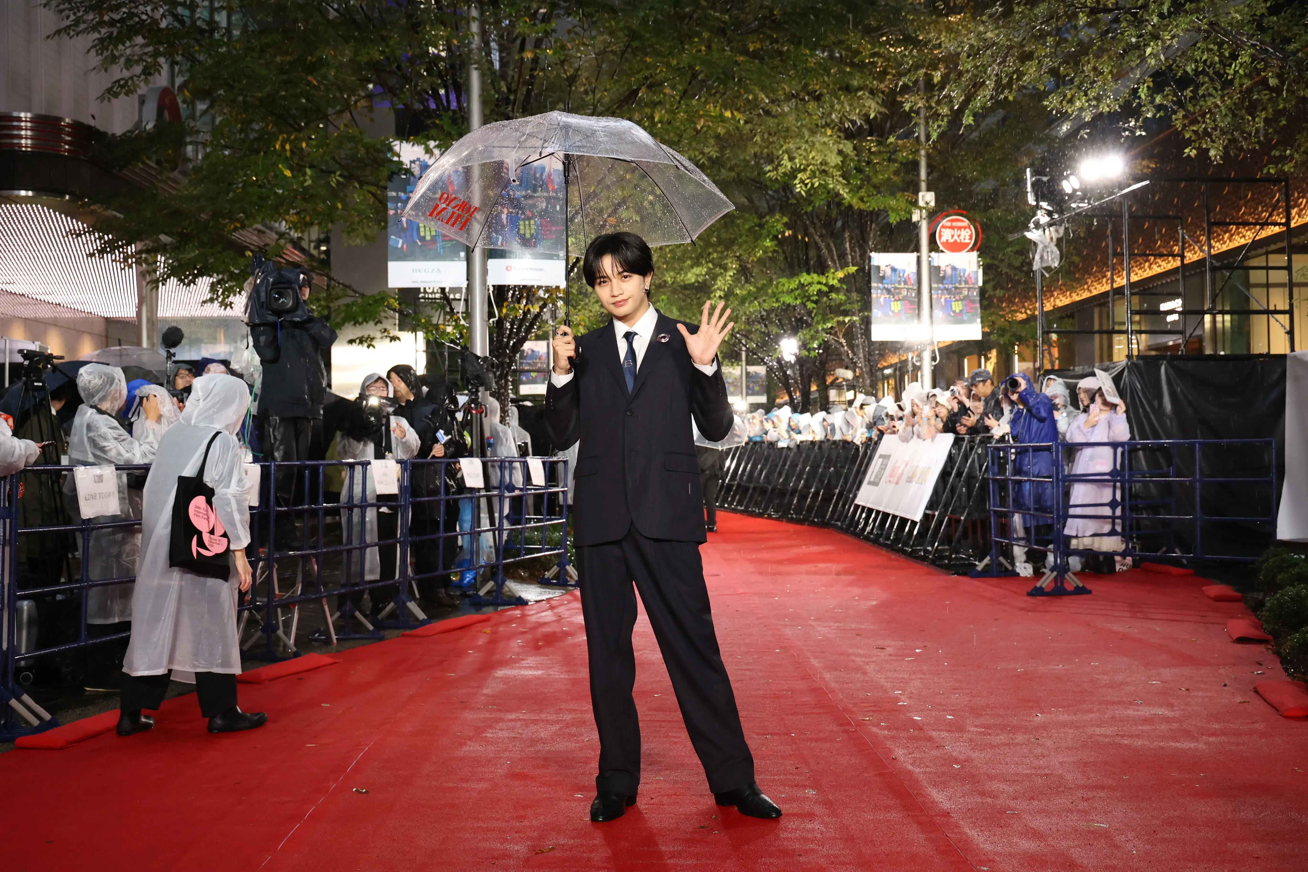 【第39回東京国際映画祭】中島健人、岡田准一ら総勢262名がレッドカーペットに集結!雨を飾る華やかな開幕セレモニー 276 【第39回東京国際映画祭】中島健人、岡田准一ら総勢262名がレッドカーペットに集結!雨を飾る華やかな開幕セレモニー