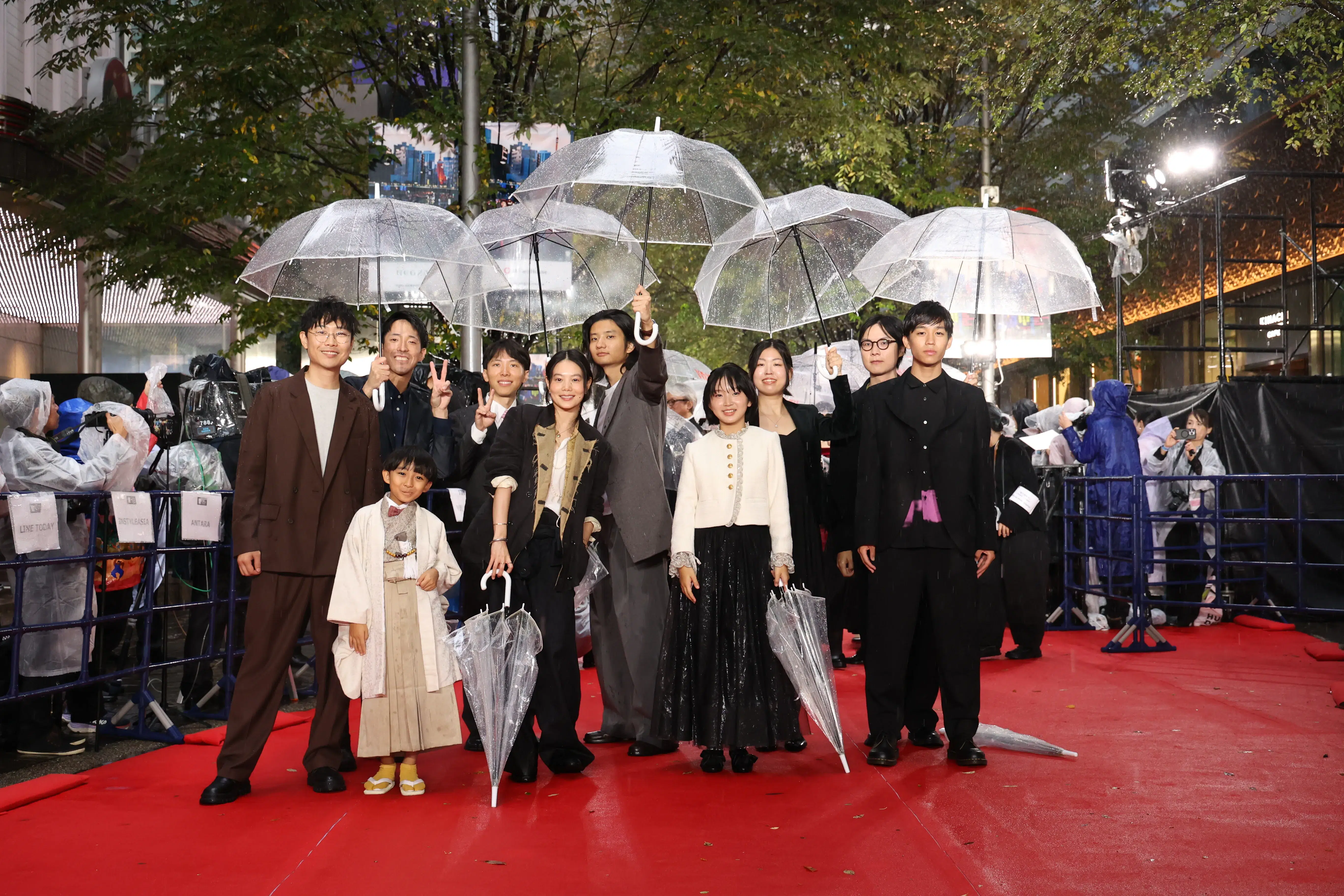 【第39回東京国際映画祭】中島健人、岡田准一ら総勢262名がレッドカーペットに集結!雨を飾る華やかな開幕セレモニー 442 【第39回東京国際映画祭】中島健人、岡田准一ら総勢262名がレッドカーペットに集結!雨を飾る華やかな開幕セレモニー