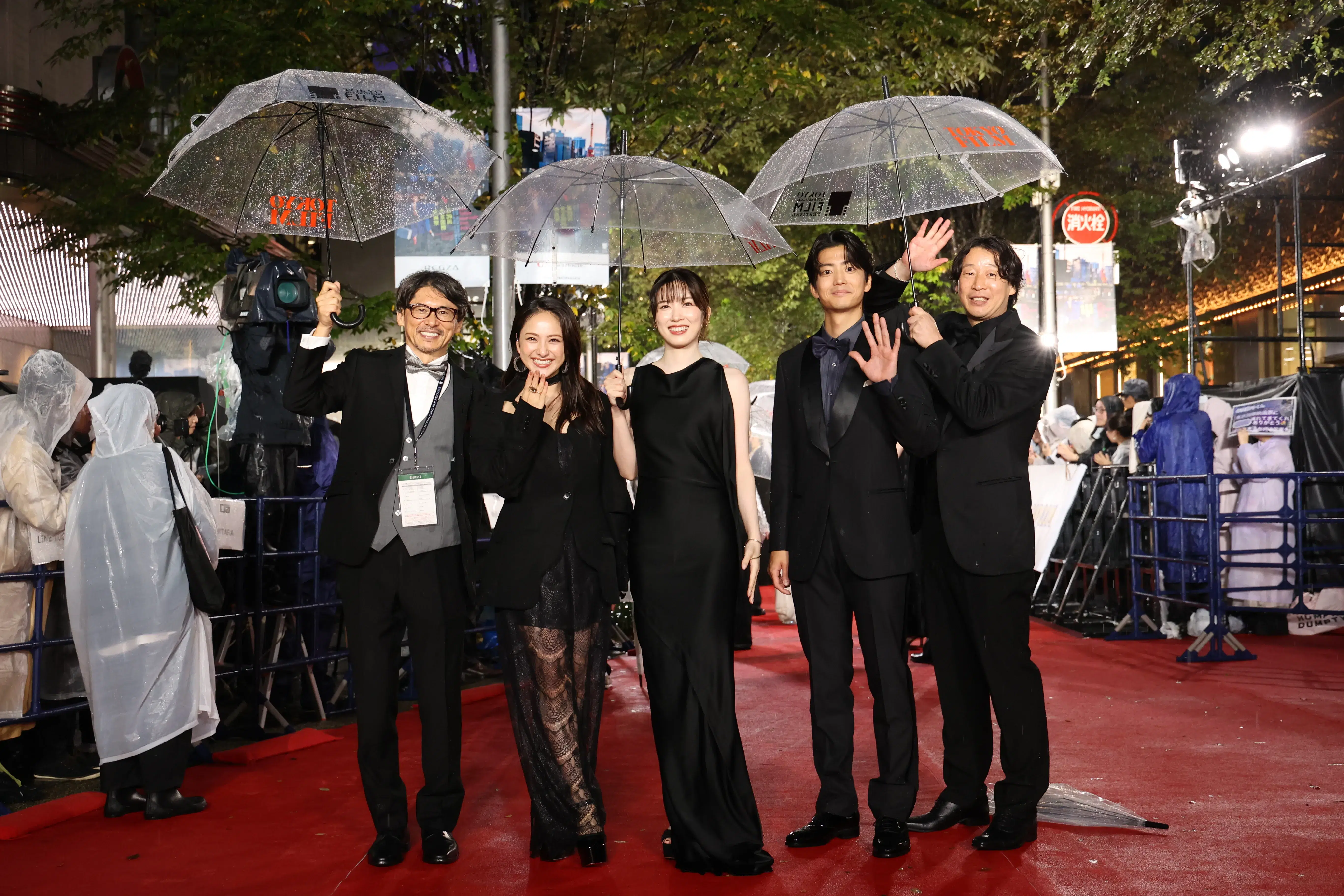 【第39回東京国際映画祭】中島健人、岡田准一ら総勢262名がレッドカーペットに集結!雨を飾る華やかな開幕セレモニー 263 【第39回東京国際映画祭】中島健人、岡田准一ら総勢262名がレッドカーペットに集結!雨を飾る華やかな開幕セレモニー