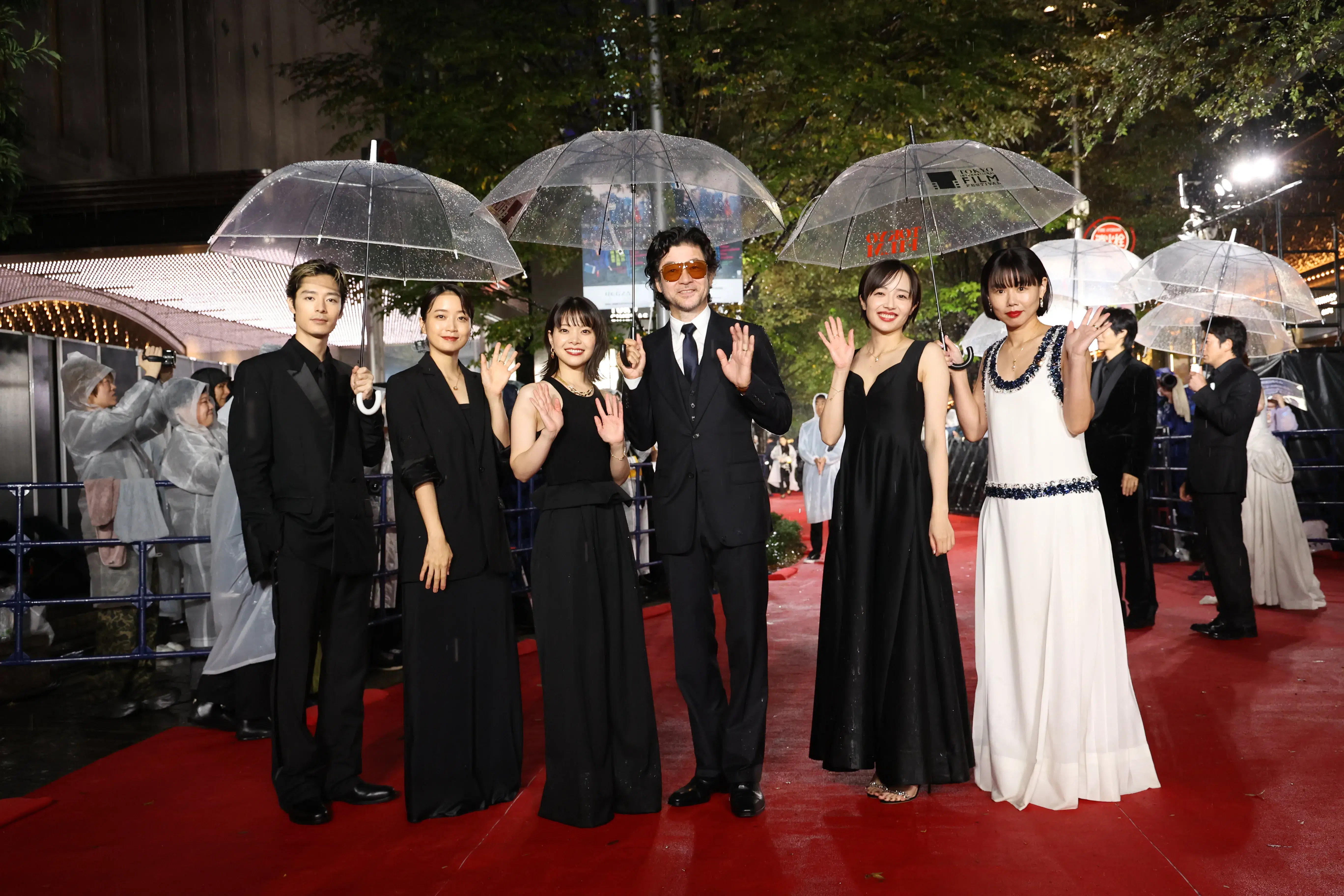【第39回東京国際映画祭】中島健人、岡田准一ら総勢262名がレッドカーペットに集結!雨を飾る華やかな開幕セレモニー 262 【第39回東京国際映画祭】中島健人、岡田准一ら総勢262名がレッドカーペットに集結!雨を飾る華やかな開幕セレモニー