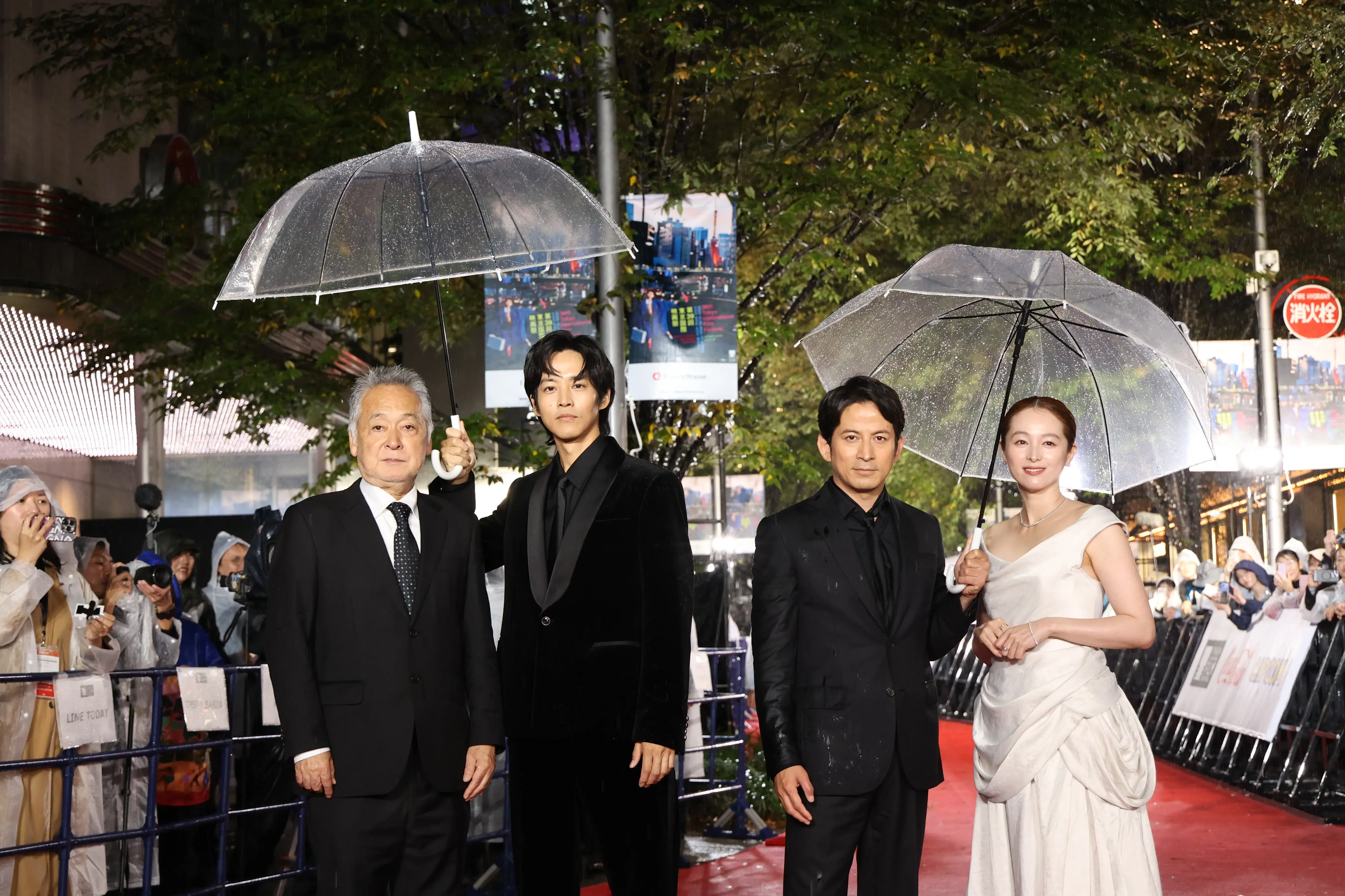 【第39回東京国際映画祭】中島健人、岡田准一ら総勢262名がレッドカーペットに集結!雨を飾る華やかな開幕セレモニー 261 【第39回東京国際映画祭】中島健人、岡田准一ら総勢262名がレッドカーペットに集結!雨を飾る華やかな開幕セレモニー