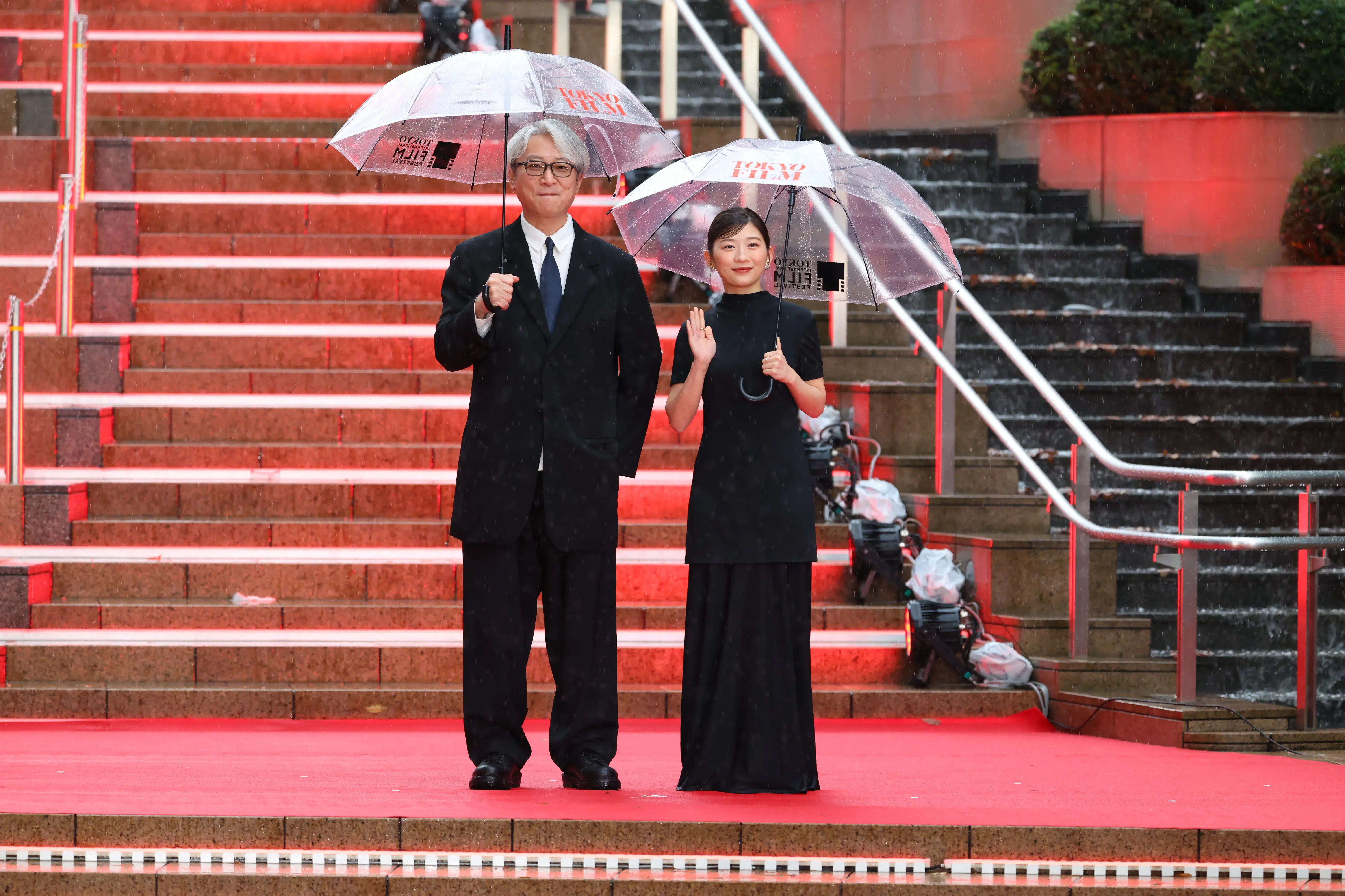 【第39回東京国際映画祭】中島健人、岡田准一ら総勢262名がレッドカーペットに集結!雨を飾る華やかな開幕セレモニー 436 【第39回東京国際映画祭】中島健人、岡田准一ら総勢262名がレッドカーペットに集結!雨を飾る華やかな開幕セレモニー