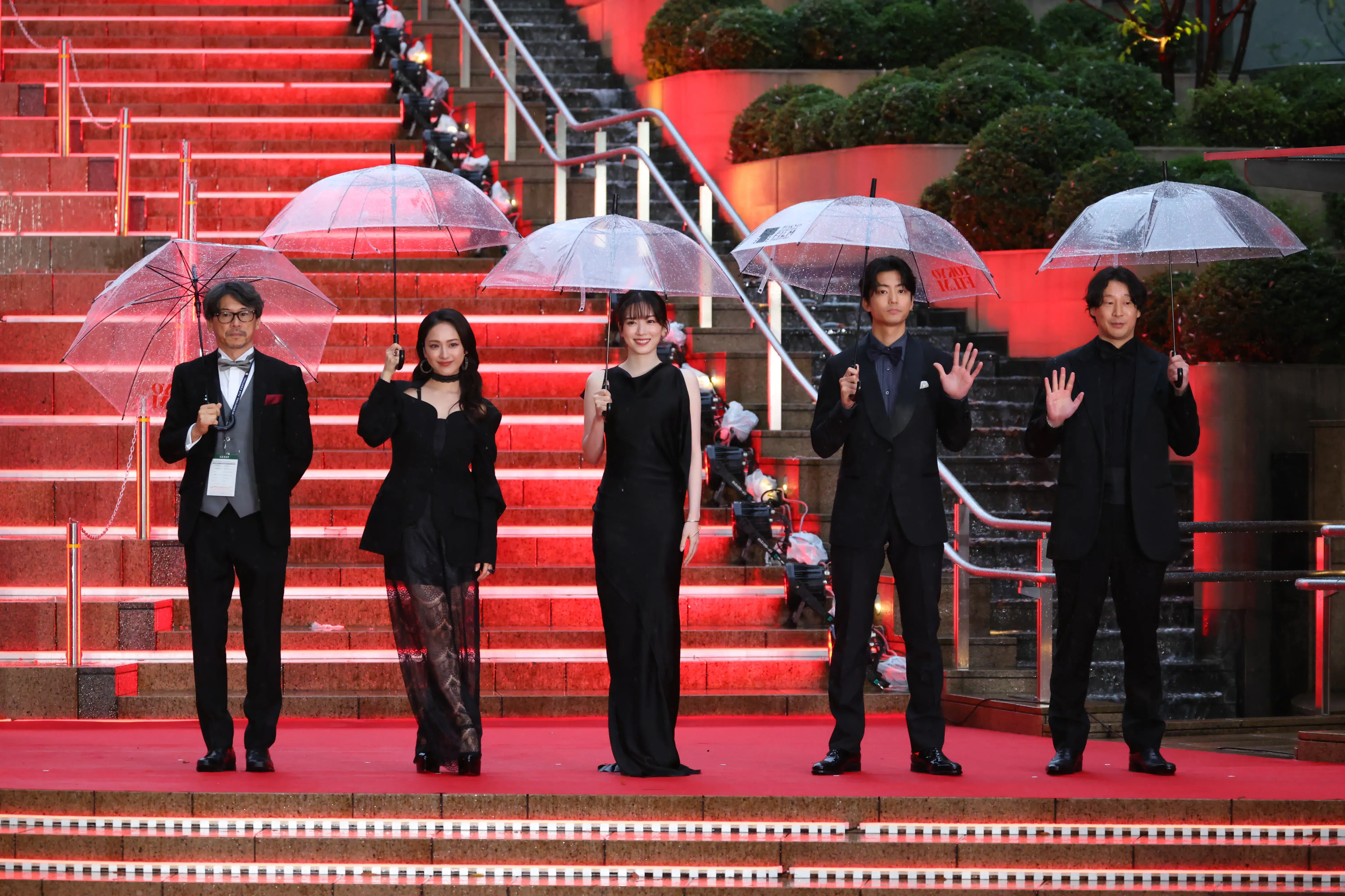 【第39回東京国際映画祭】中島健人、岡田准一ら総勢262名がレッドカーペットに集結!雨を飾る華やかな開幕セレモニー 224 【第39回東京国際映画祭】中島健人、岡田准一ら総勢262名がレッドカーペットに集結!雨を飾る華やかな開幕セレモニー