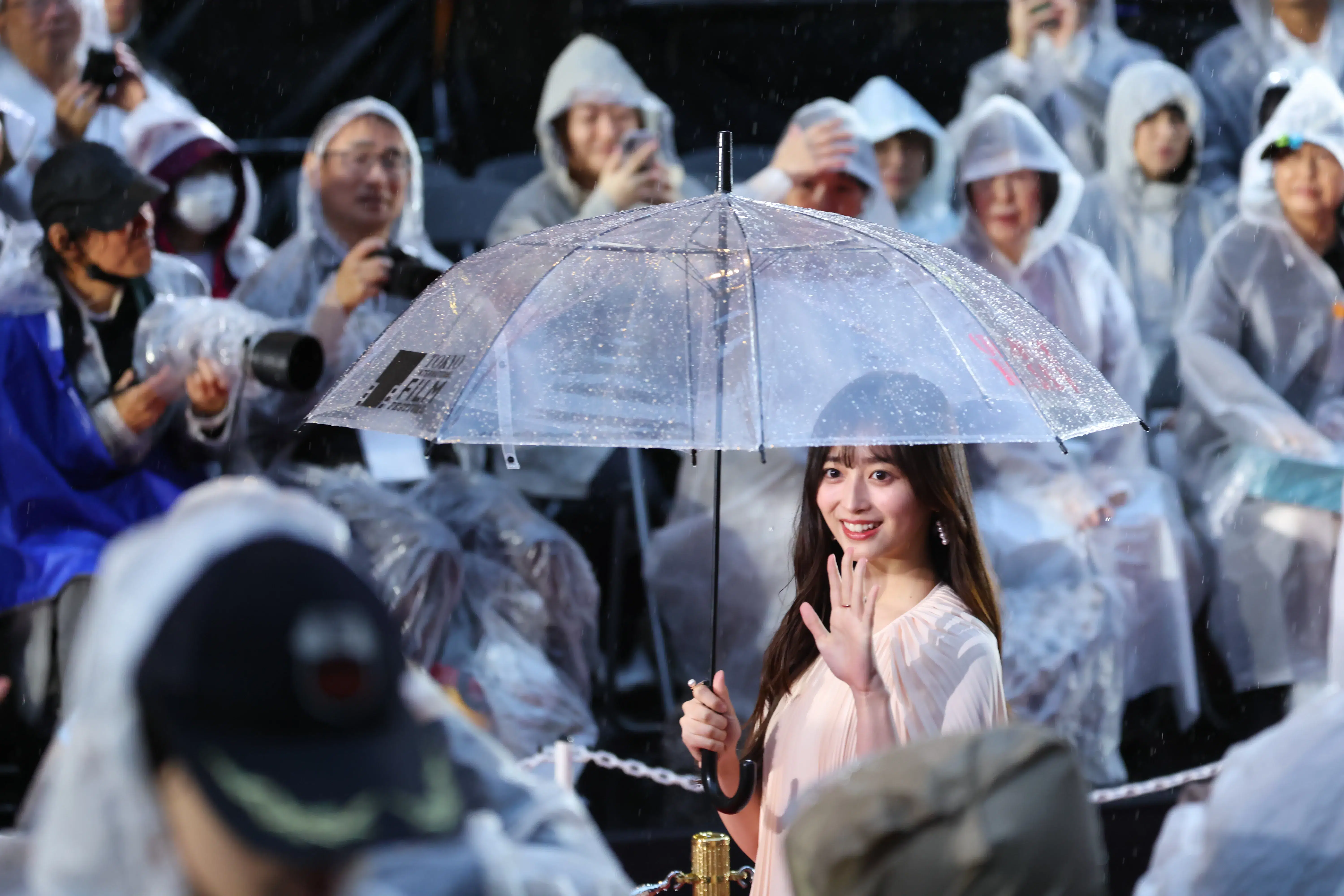 【第39回東京国際映画祭】中島健人、岡田准一ら総勢262名がレッドカーペットに集結!雨を飾る華やかな開幕セレモニー 205 【第39回東京国際映画祭】中島健人、岡田准一ら総勢262名がレッドカーペットに集結!雨を飾る華やかな開幕セレモニー
