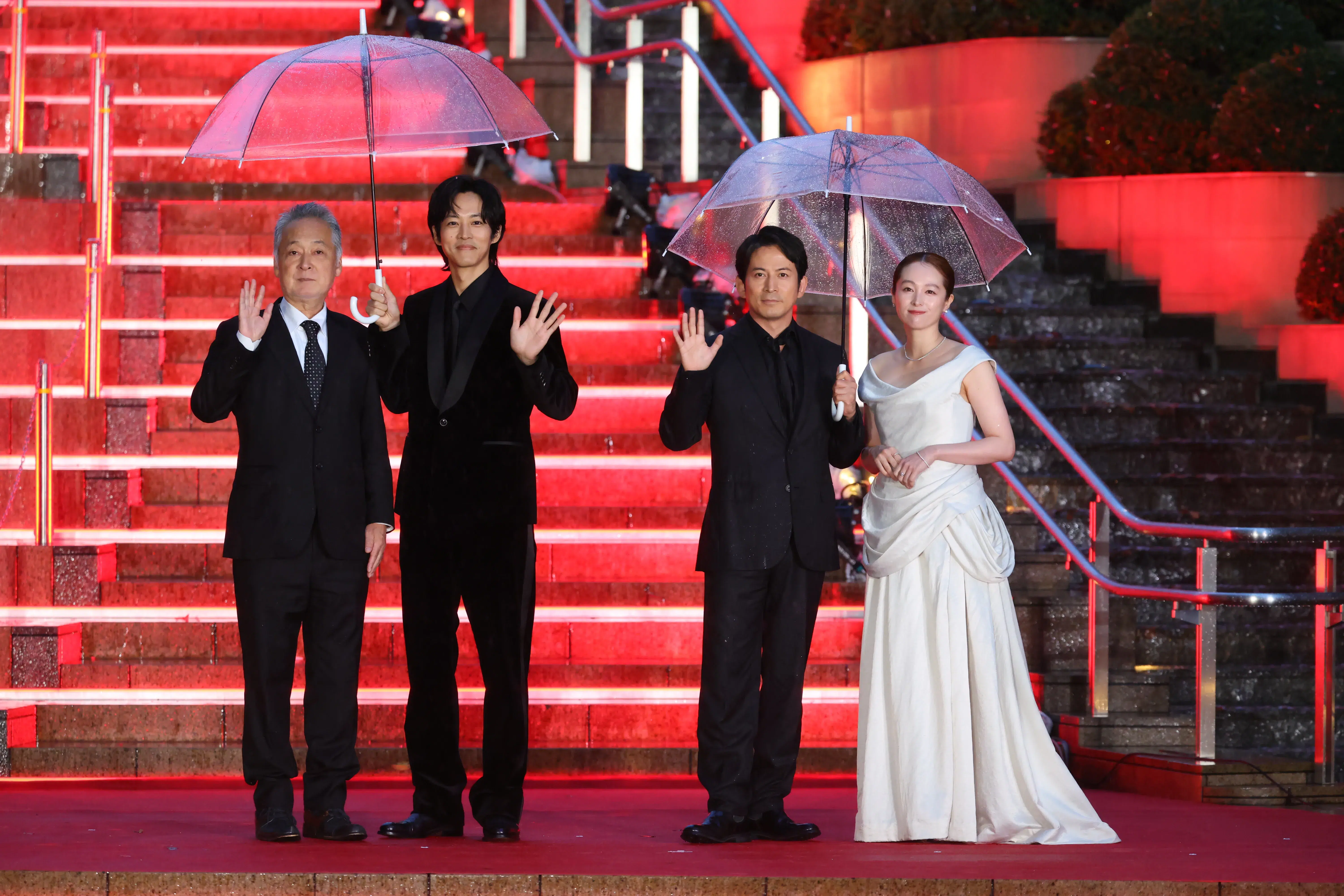 【第39回東京国際映画祭】中島健人、岡田准一ら総勢262名がレッドカーペットに集結!雨を飾る華やかな開幕セレモニー 180 【第39回東京国際映画祭】中島健人、岡田准一ら総勢262名がレッドカーペットに集結!雨を飾る華やかな開幕セレモニー