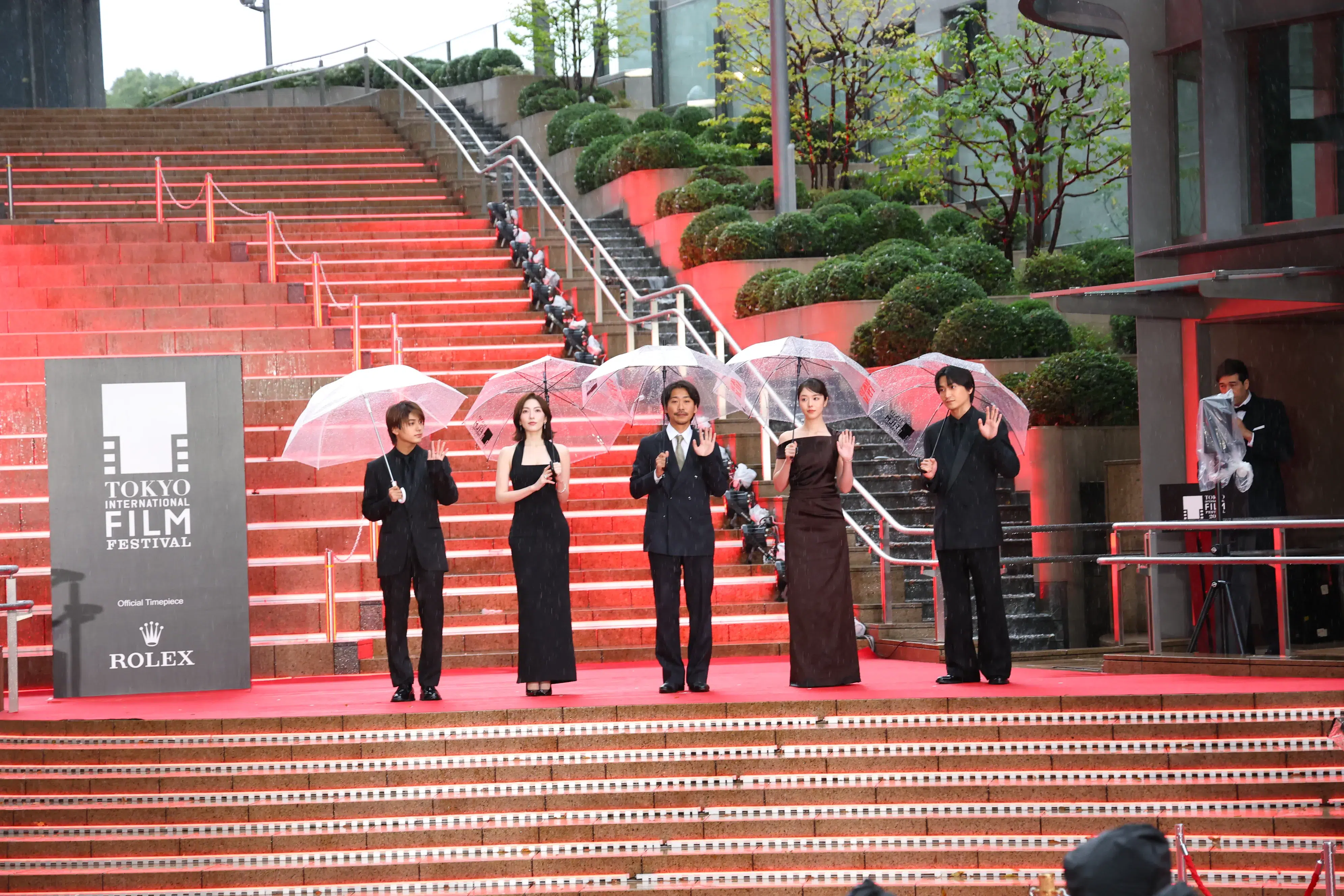 【第39回東京国際映画祭】中島健人、岡田准一ら総勢262名がレッドカーペットに集結!雨を飾る華やかな開幕セレモニー 162 【第39回東京国際映画祭】中島健人、岡田准一ら総勢262名がレッドカーペットに集結!雨を飾る華やかな開幕セレモニー