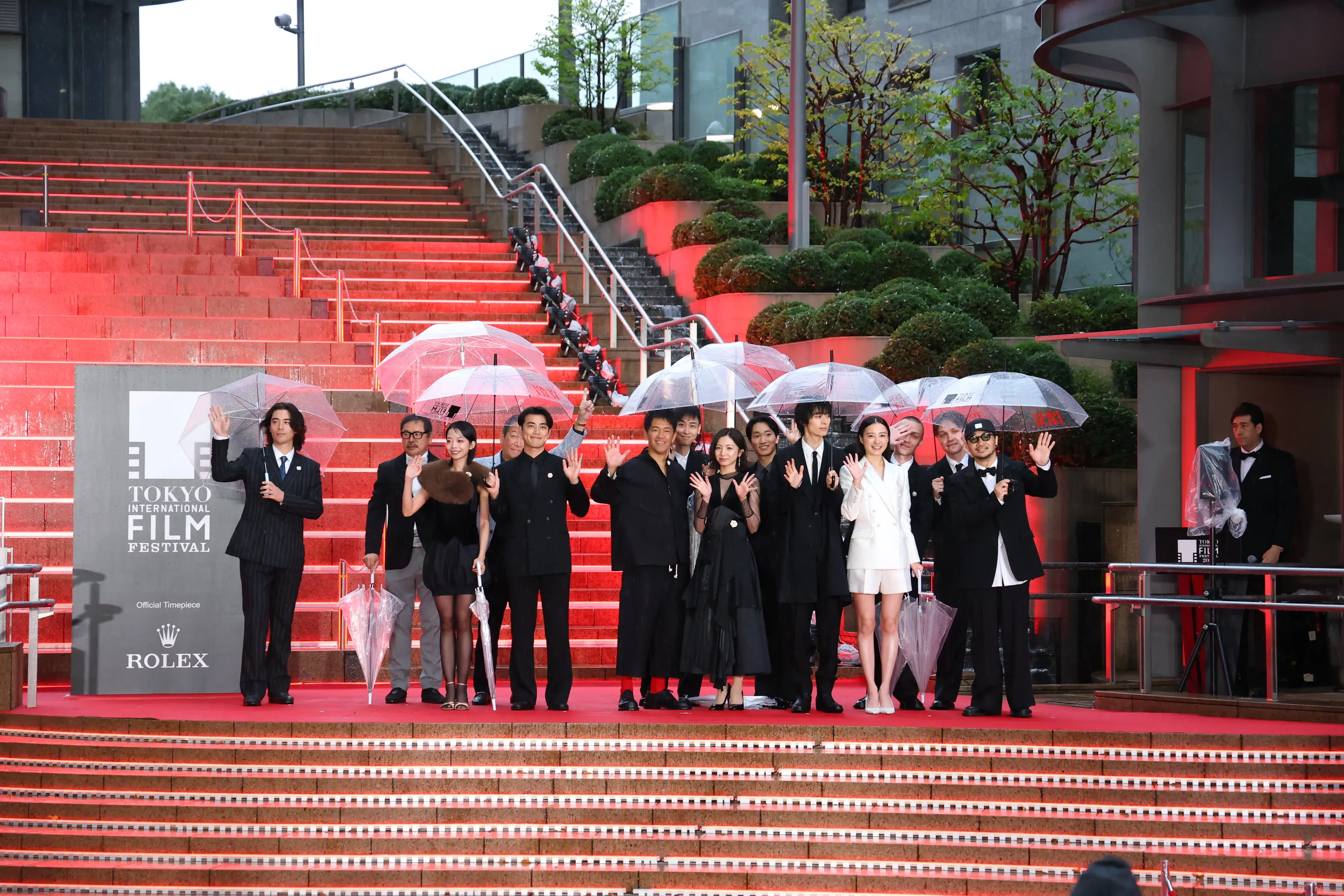 【第39回東京国際映画祭】中島健人、岡田准一ら総勢262名がレッドカーペットに集結!雨を飾る華やかな開幕セレモニー 160 【第39回東京国際映画祭】中島健人、岡田准一ら総勢262名がレッドカーペットに集結!雨を飾る華やかな開幕セレモニー