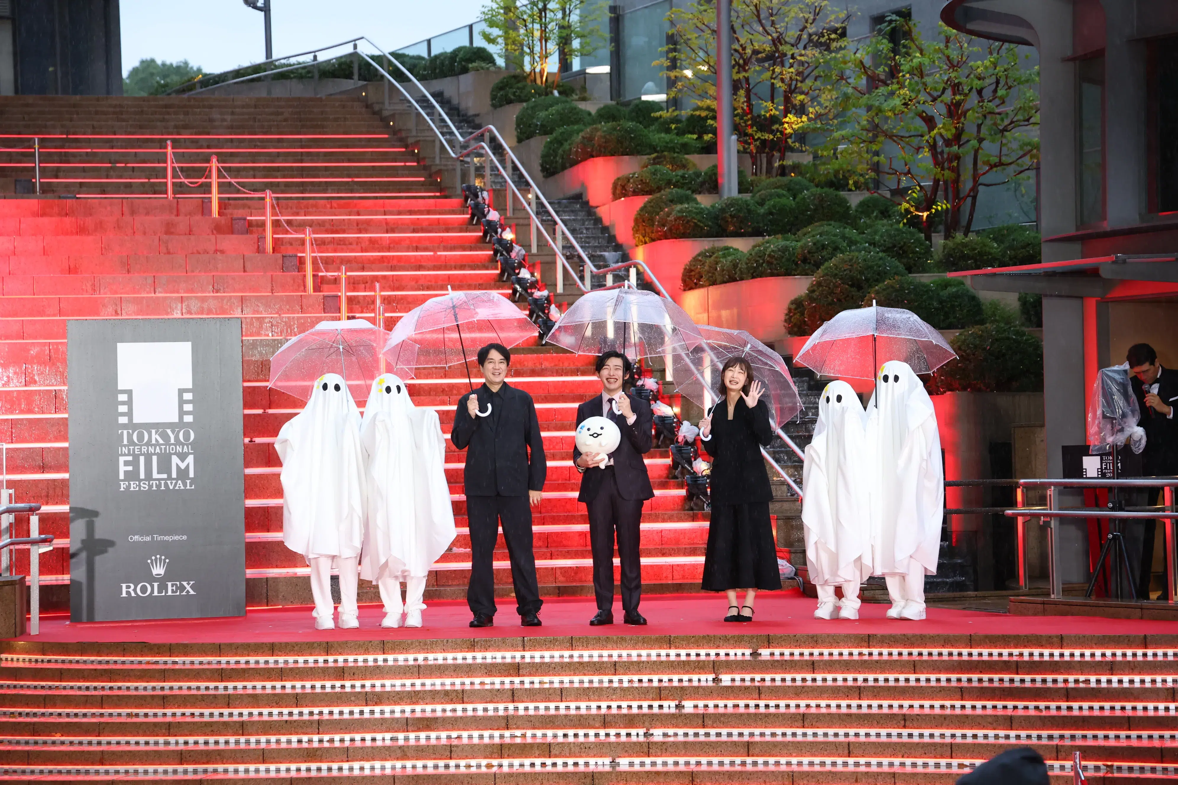 【第39回東京国際映画祭】中島健人、岡田准一ら総勢262名がレッドカーペットに集結!雨を飾る華やかな開幕セレモニー 150 【第39回東京国際映画祭】中島健人、岡田准一ら総勢262名がレッドカーペットに集結!雨を飾る華やかな開幕セレモニー
