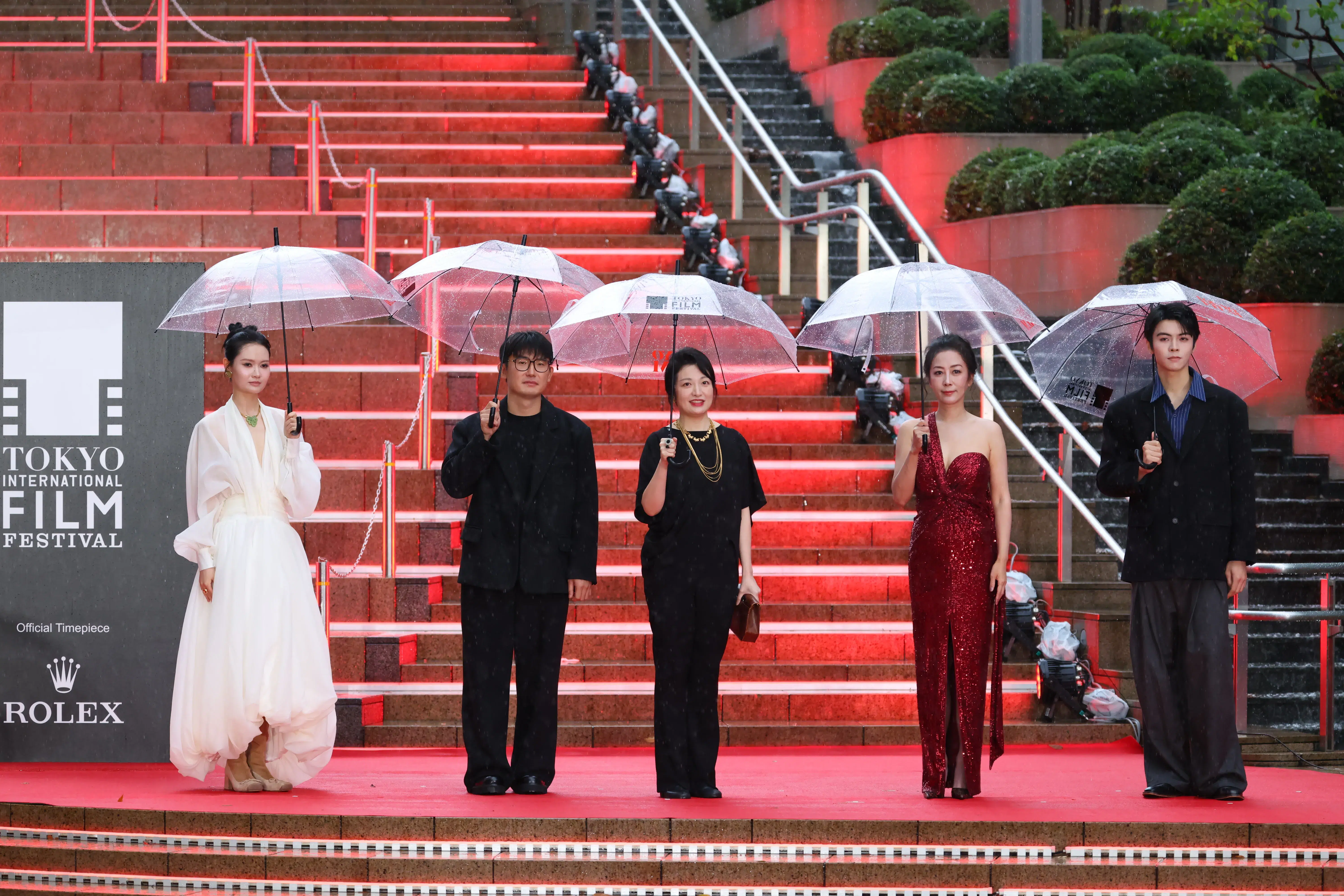 【第39回東京国際映画祭】中島健人、岡田准一ら総勢262名がレッドカーペットに集結!雨を飾る華やかな開幕セレモニー 144 【第39回東京国際映画祭】中島健人、岡田准一ら総勢262名がレッドカーペットに集結!雨を飾る華やかな開幕セレモニー