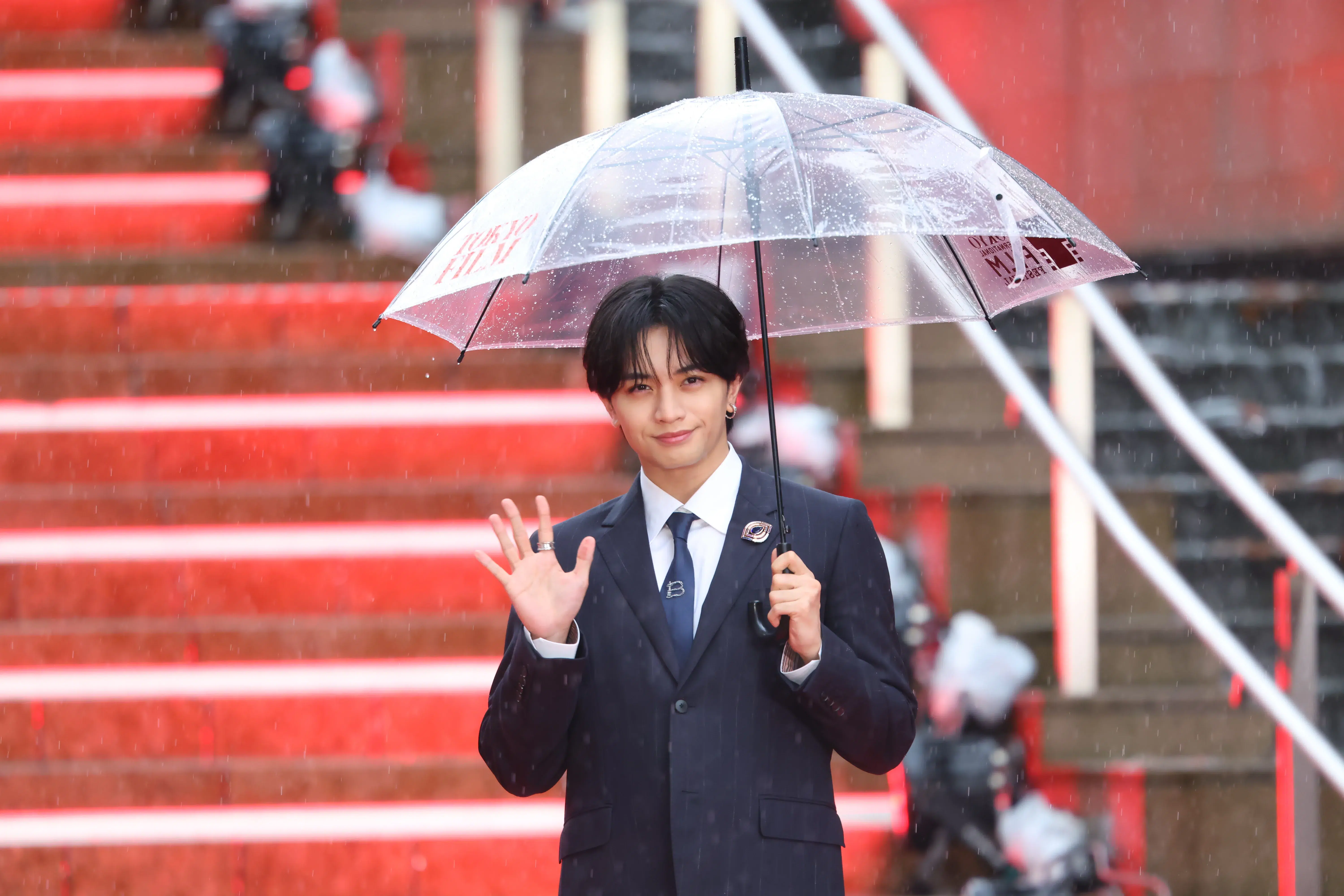 【第39回東京国際映画祭】中島健人、岡田准一ら総勢262名がレッドカーペットに集結!雨を飾る華やかな開幕セレモニー 100 【第39回東京国際映画祭】中島健人、岡田准一ら総勢262名がレッドカーペットに集結!雨を飾る華やかな開幕セレモニー