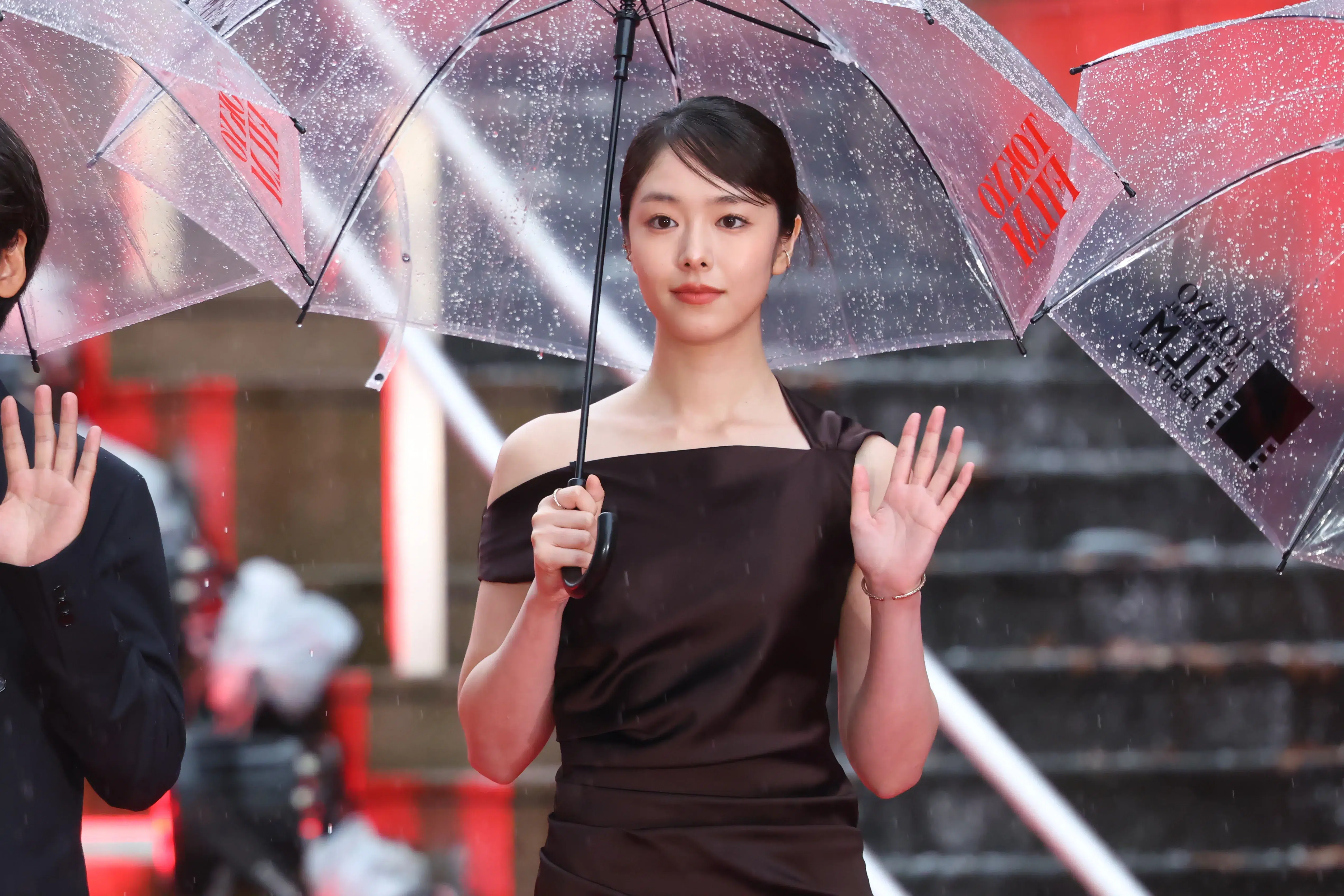 【第39回東京国際映画祭】中島健人、岡田准一ら総勢262名がレッドカーペットに集結!雨を飾る華やかな開幕セレモニー 75 【第39回東京国際映画祭】中島健人、岡田准一ら総勢262名がレッドカーペットに集結!雨を飾る華やかな開幕セレモニー