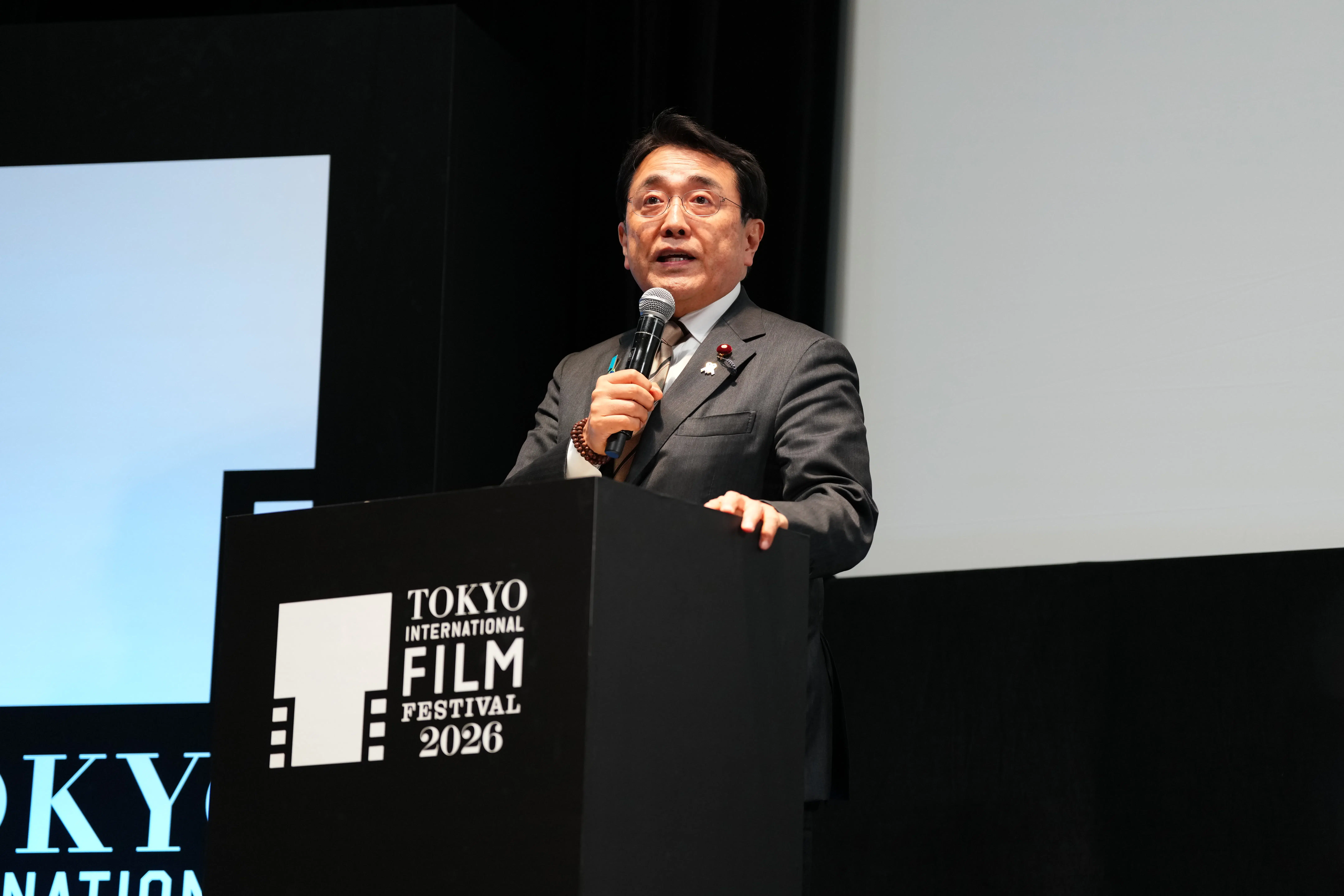 【第39回東京国際映画祭】中島健人、岡田准一ら総勢262名がレッドカーペットに集結!雨を飾る華やかな開幕セレモニー 17 【第39回東京国際映画祭】中島健人、岡田准一ら総勢262名がレッドカーペットに集結!雨を飾る華やかな開幕セレモニー