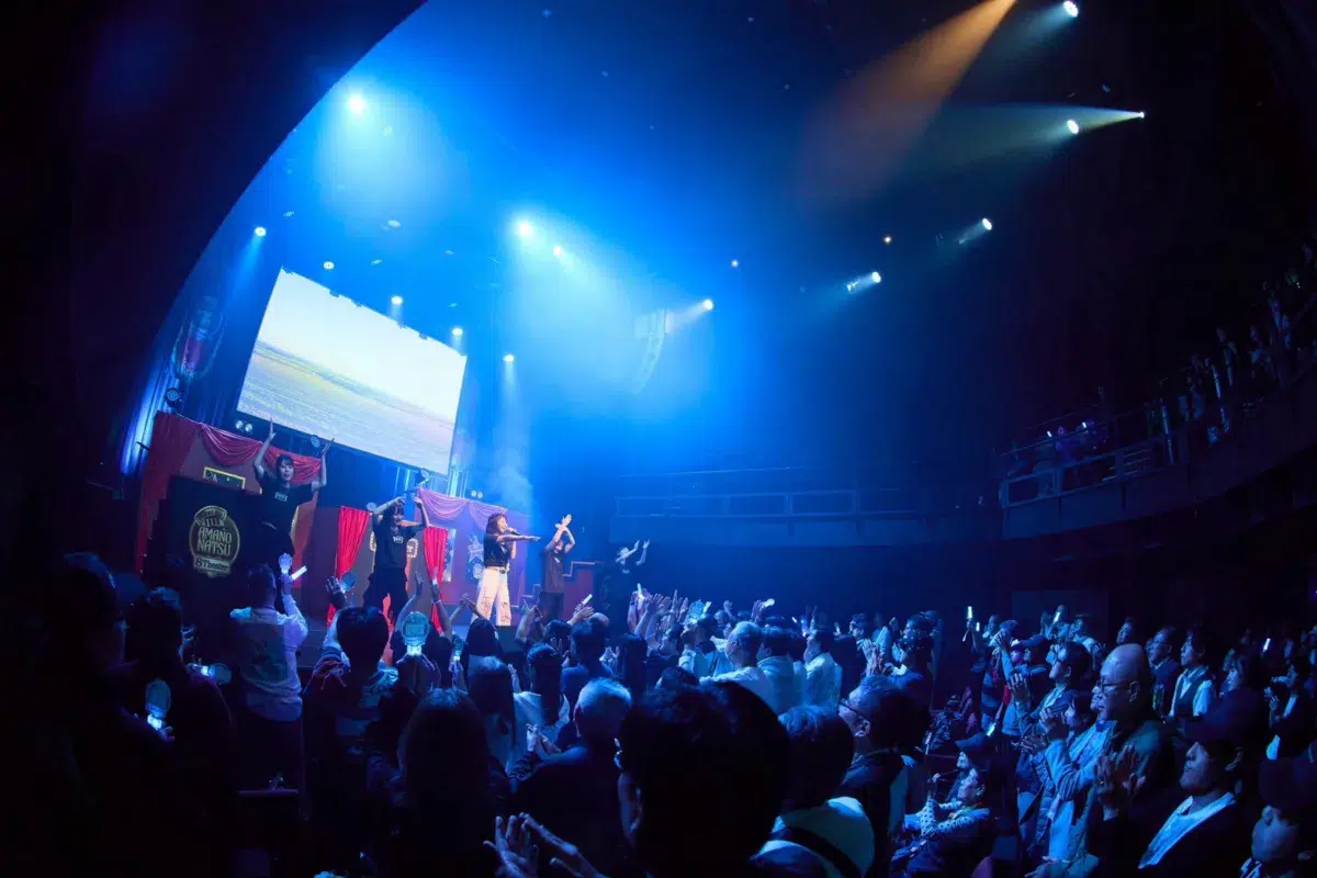 天野なつ 8周年記念ライブ「8Theater」開催!多彩な演出と進化し続ける歌声で魅せた感動の一夜 11 天野なつ 8周年記念ライブ「8Theater」開催!多彩な演出と進化し続ける歌声で魅せた感動の一夜