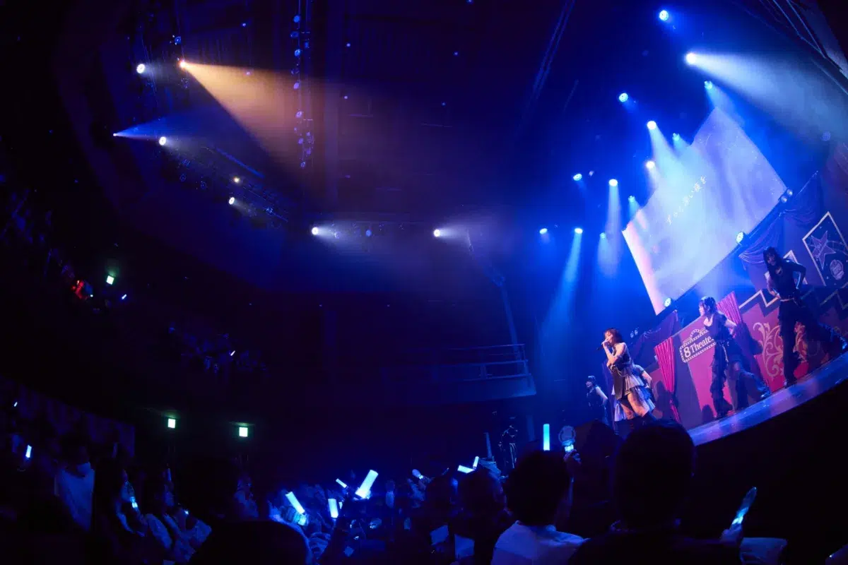 天野なつ 8周年記念ライブ「8Theater」開催!多彩な演出と進化し続ける歌声で魅せた感動の一夜 5 天野なつ 8周年記念ライブ「8Theater」開催!多彩な演出と進化し続ける歌声で魅せた感動の一夜