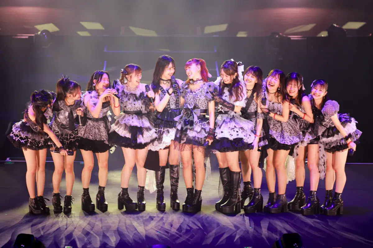 つばきファクトリー秋山眞緒、日本武道館で涙と笑顔の卒業「あなたらしい花を咲かせて」——生バンドを従え駆け抜けた10年の集大成 7 つばきファクトリー秋山眞緒、日本武道館で涙と笑顔の卒業「あなたらしい花を咲かせて」——生バンドを従え駆け抜けた10年の集大成