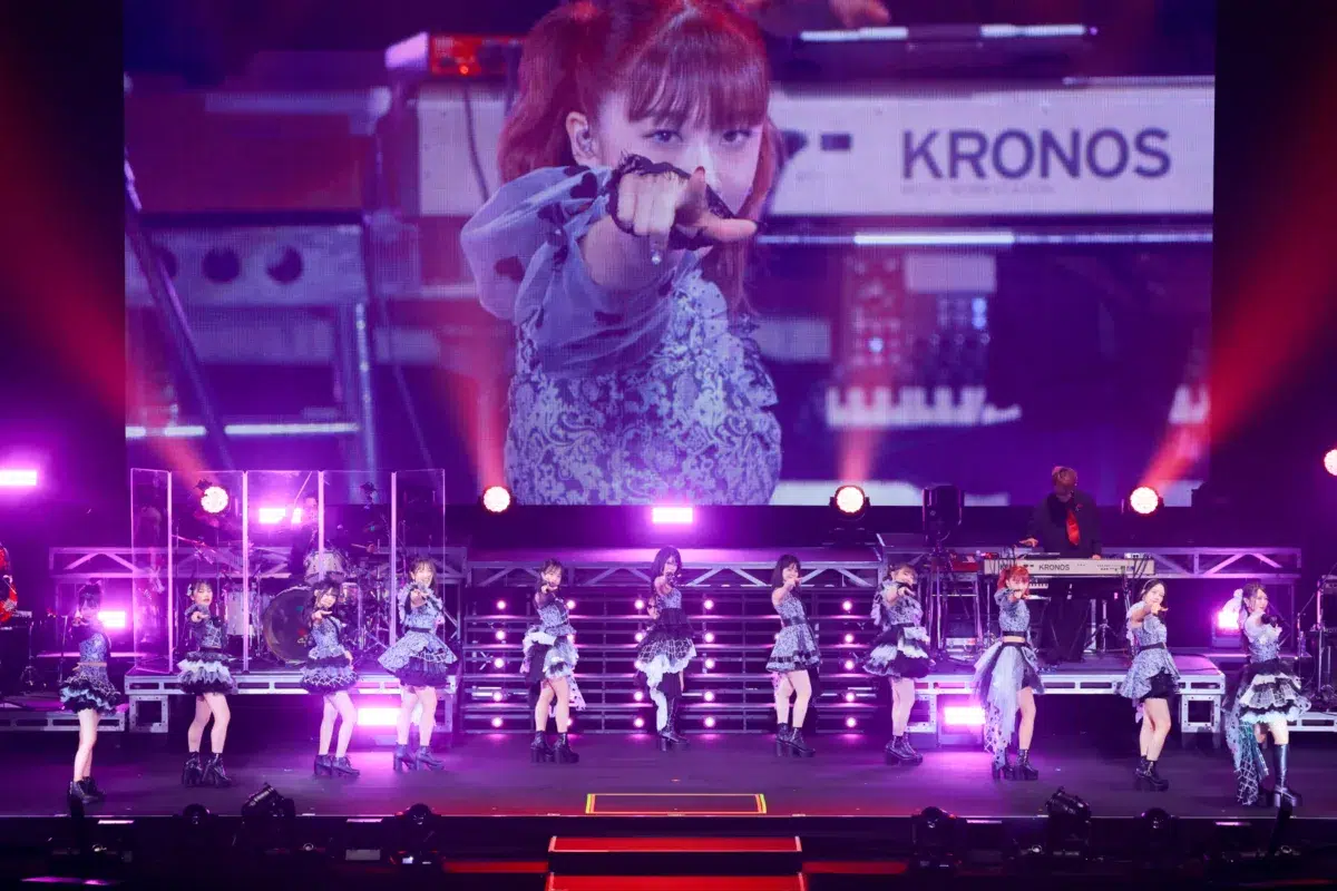 つばきファクトリー秋山眞緒、日本武道館で涙と笑顔の卒業「あなたらしい花を咲かせて」——生バンドを従え駆け抜けた10年の集大成 10 つばきファクトリー秋山眞緒、日本武道館で涙と笑顔の卒業「あなたらしい花を咲かせて」——生バンドを従え駆け抜けた10年の集大成