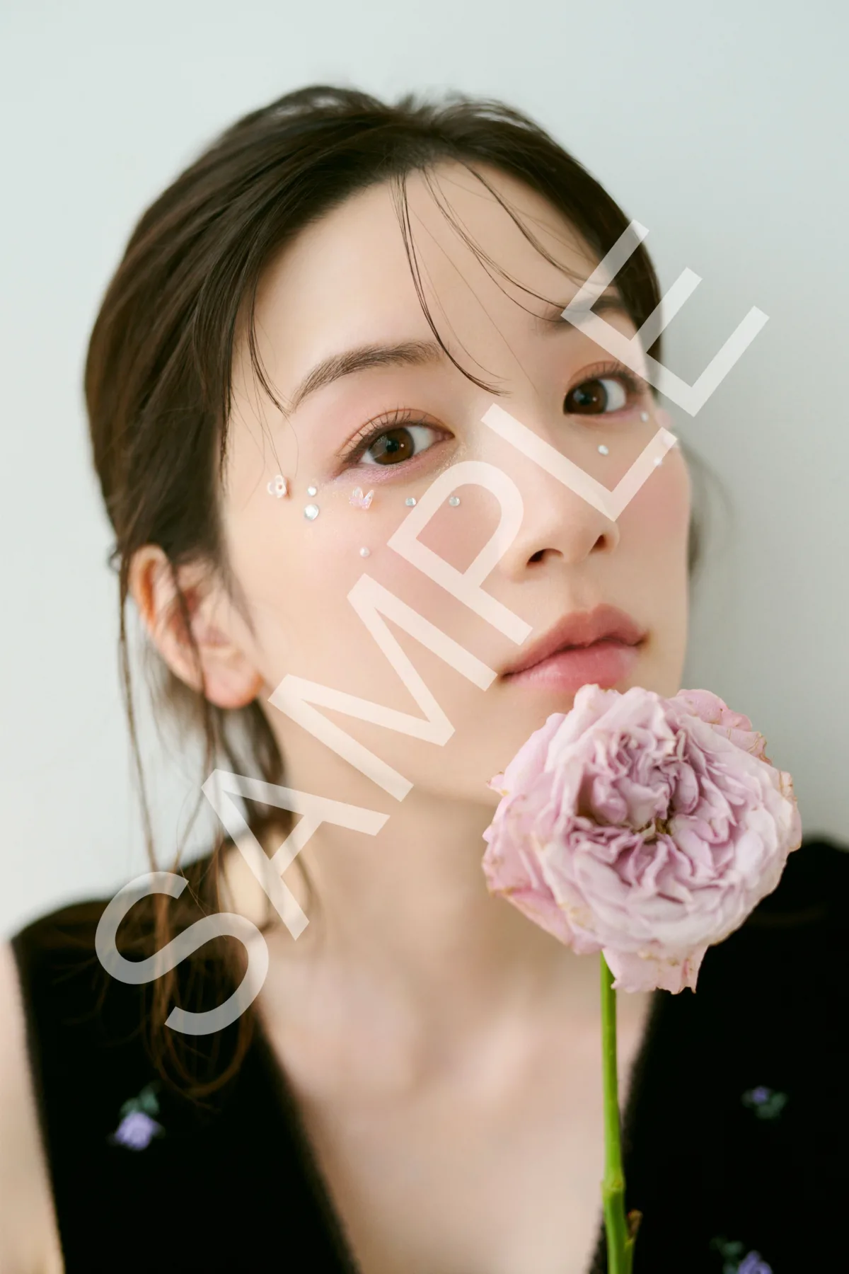 永野芽郁の新たな魅力が開花!『オフィシャルカレンダー2027』が12月24日(木)に発売決定 5 永野芽郁の新たな魅力が開花!『オフィシャルカレンダー2027』が12月24日(木)に発売決定